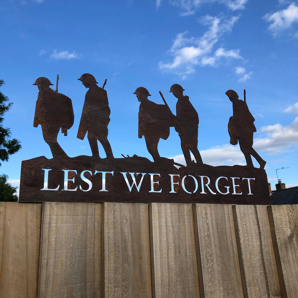 Lest We Forget Soldier Garden Scene – Rusty Metal Memorial Decor