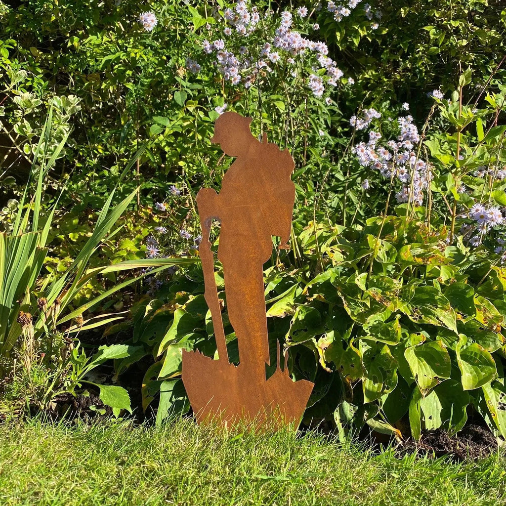 Rustic Metal Soldier Garden Statue – 51cm Steel Outdoor Ornament