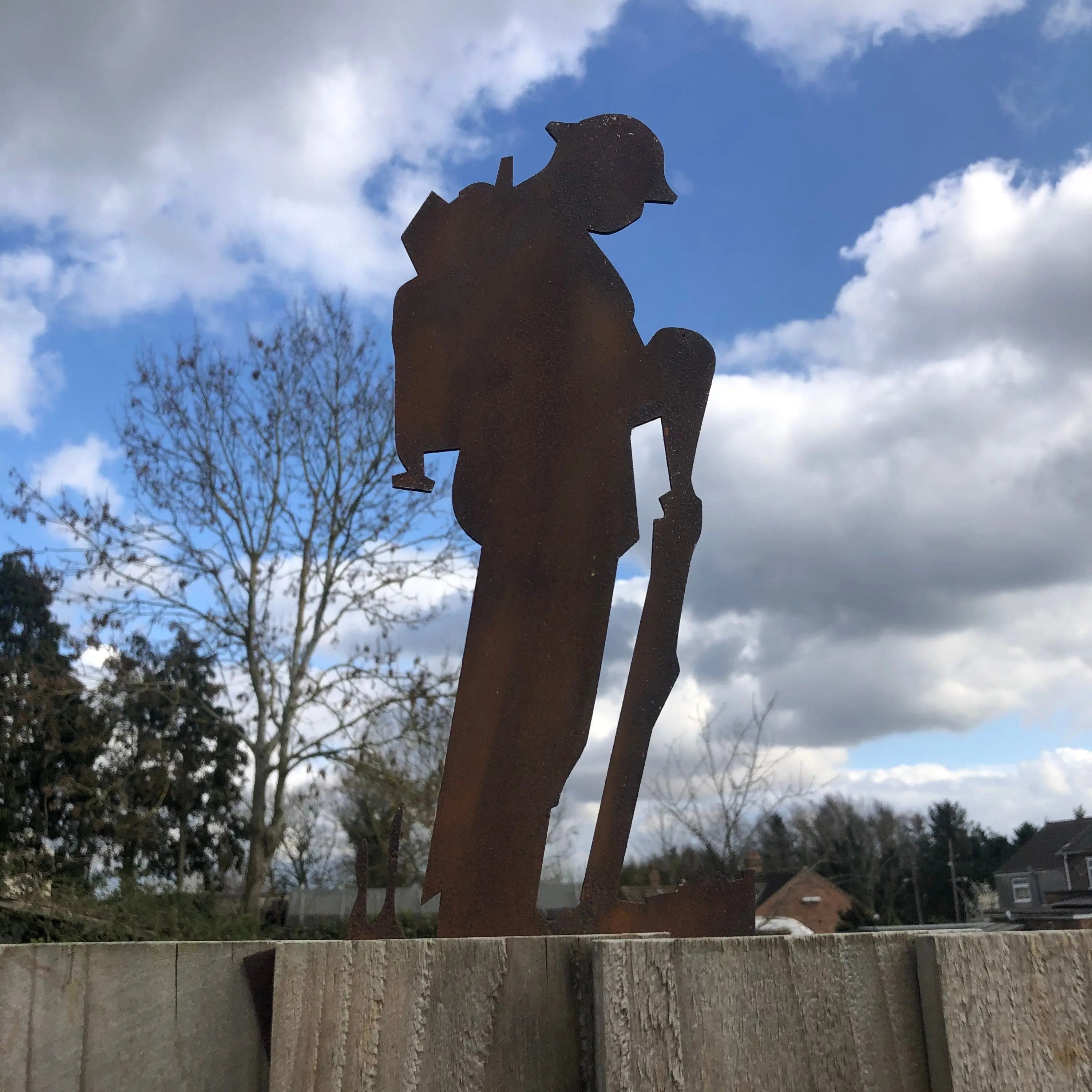 Rustic Metal Soldier Garden Statue – 51cm Steel Outdoor Ornament