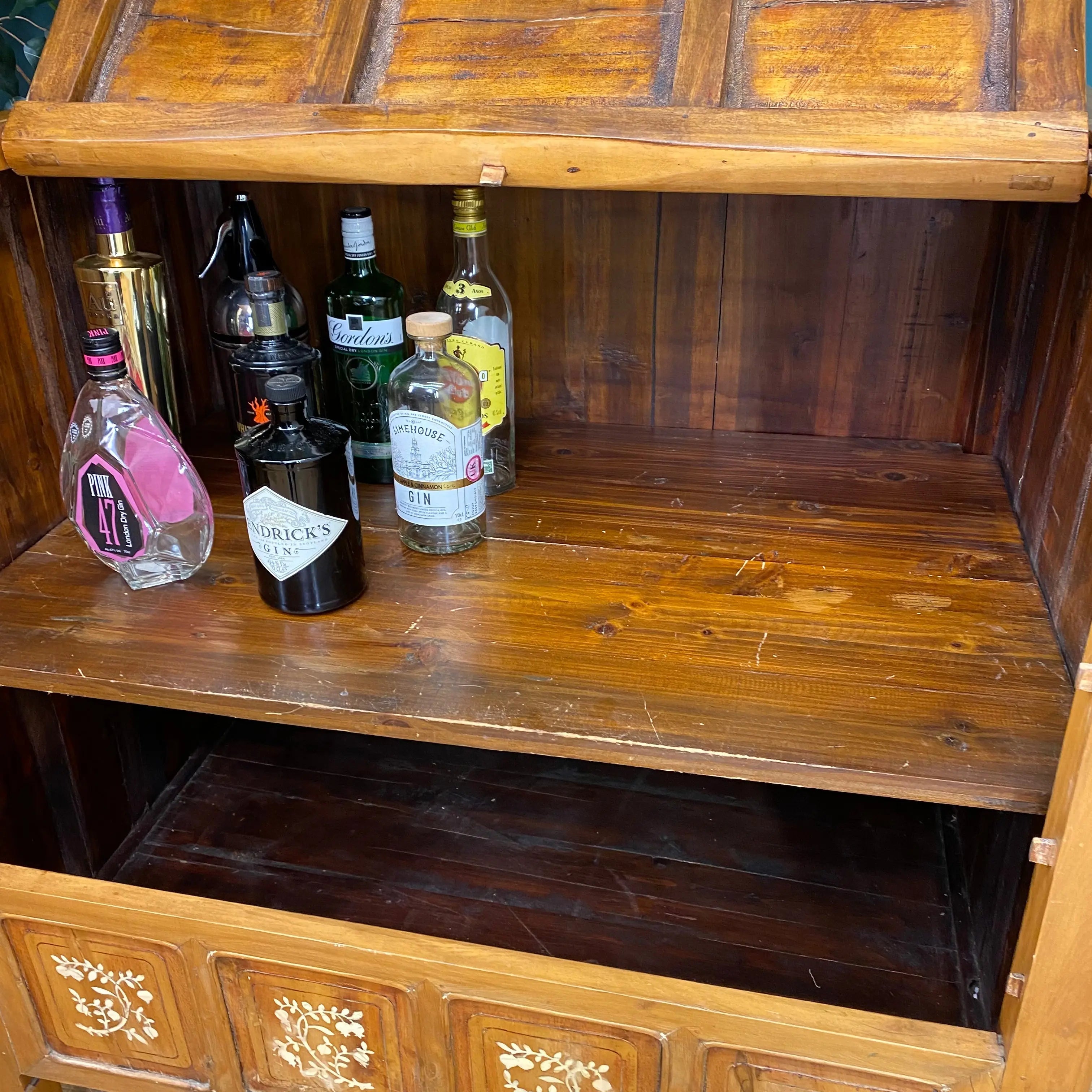 Vintage  Sideboard / Dowry Linen Chest / Chest Of Drawers /Cocktail Cabinet