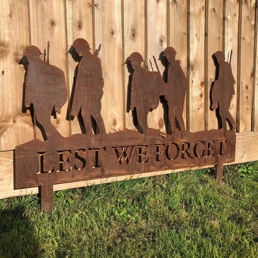 Lest We Forget Soldier Garden Decoration | Rusty Metal Steel Ornament