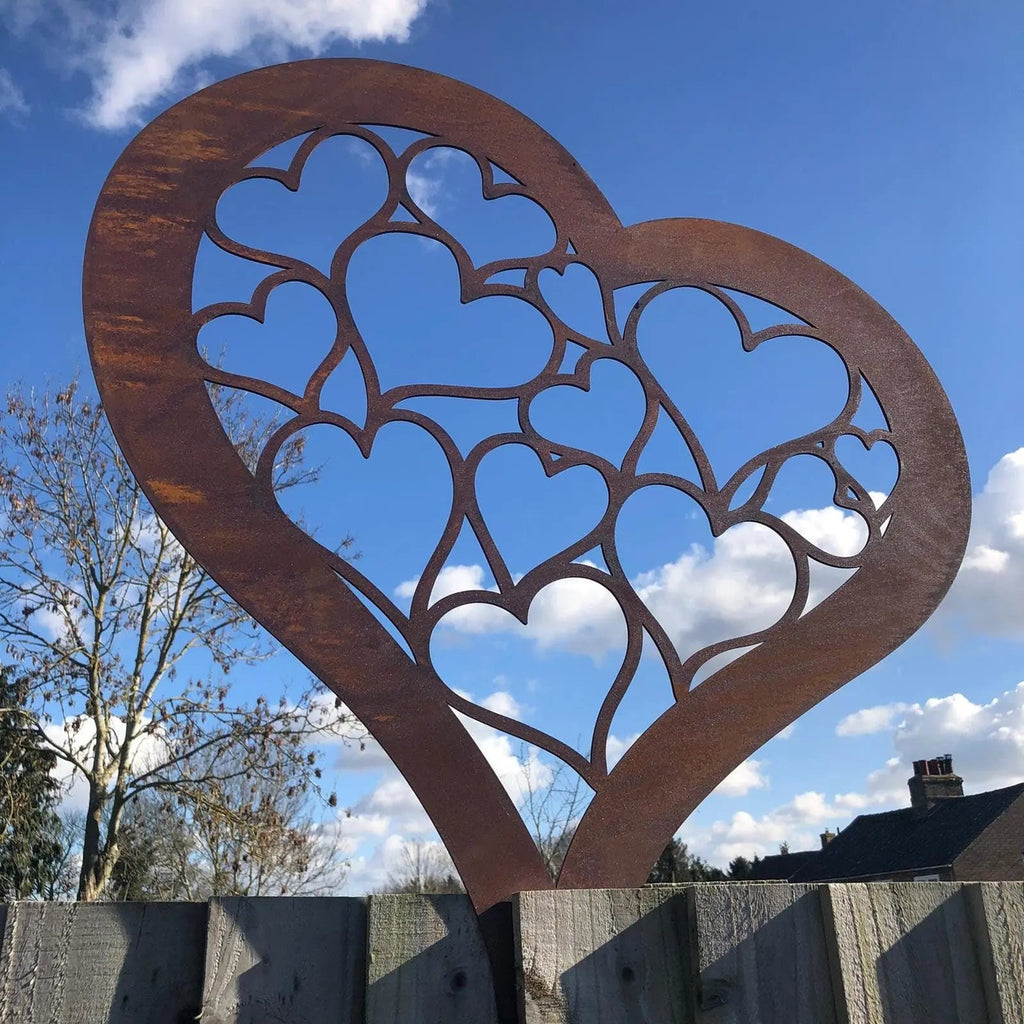 Rustic Warehouse Norfolk Large Metal Heart Garden Sculpture – 85cm