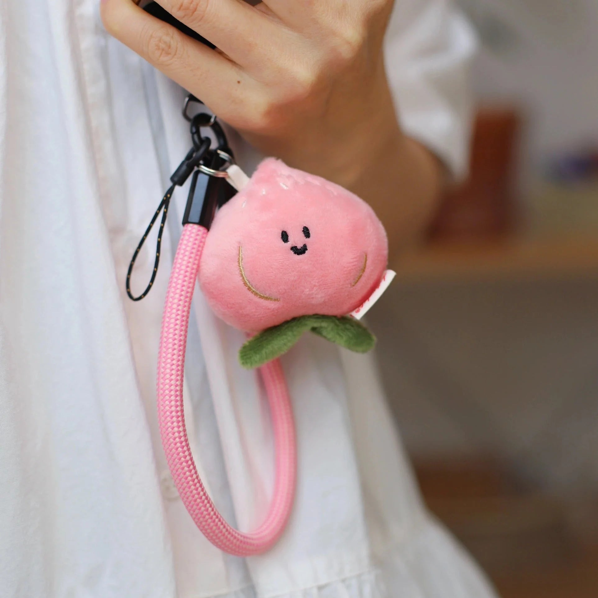 LuLuFun Studio Peach Plush Bag Charm – Soft Kawaii Fruit Keychain