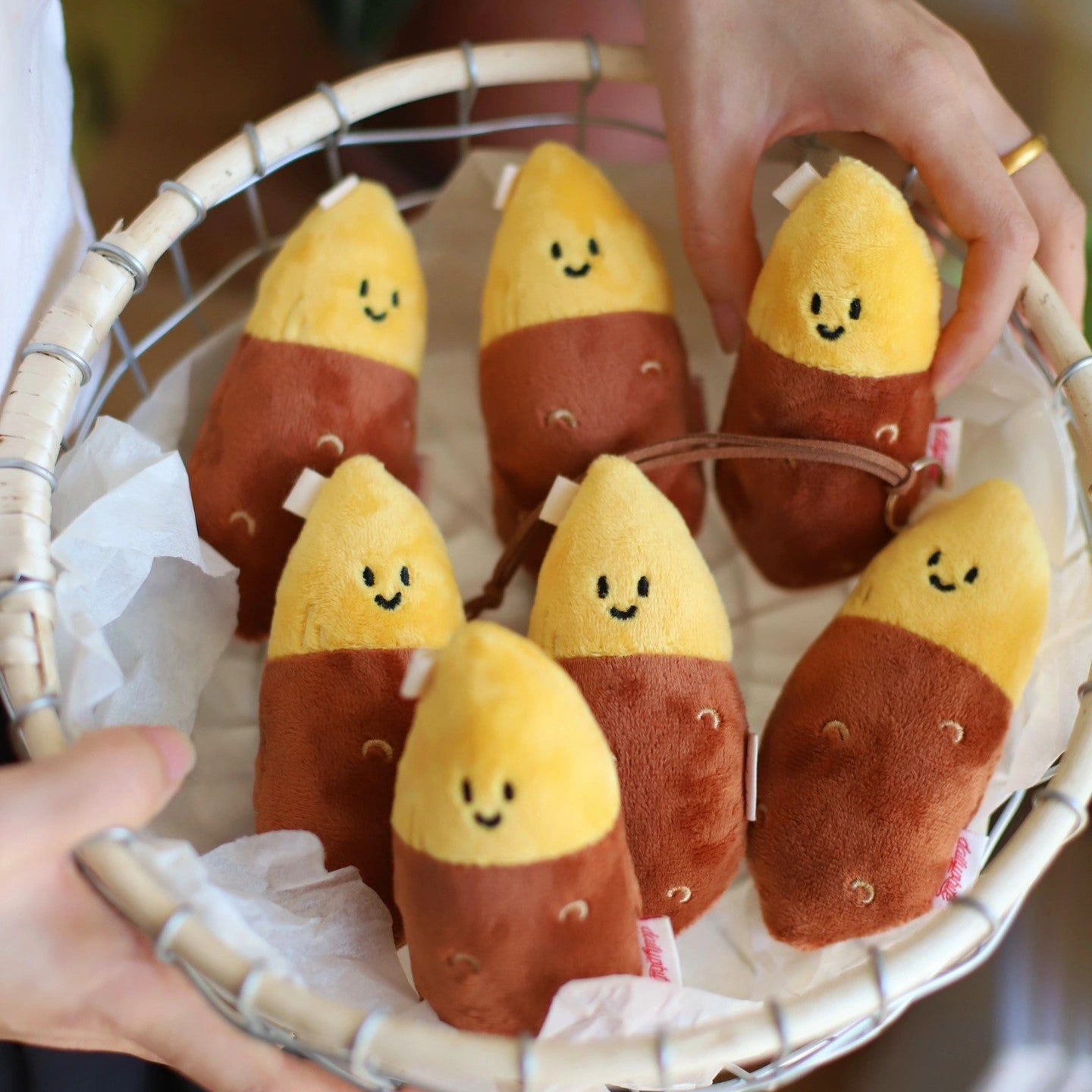 LuLuFun Studio Sweet Potato Plush Keychain – Soft Kawaii Bag Charm
