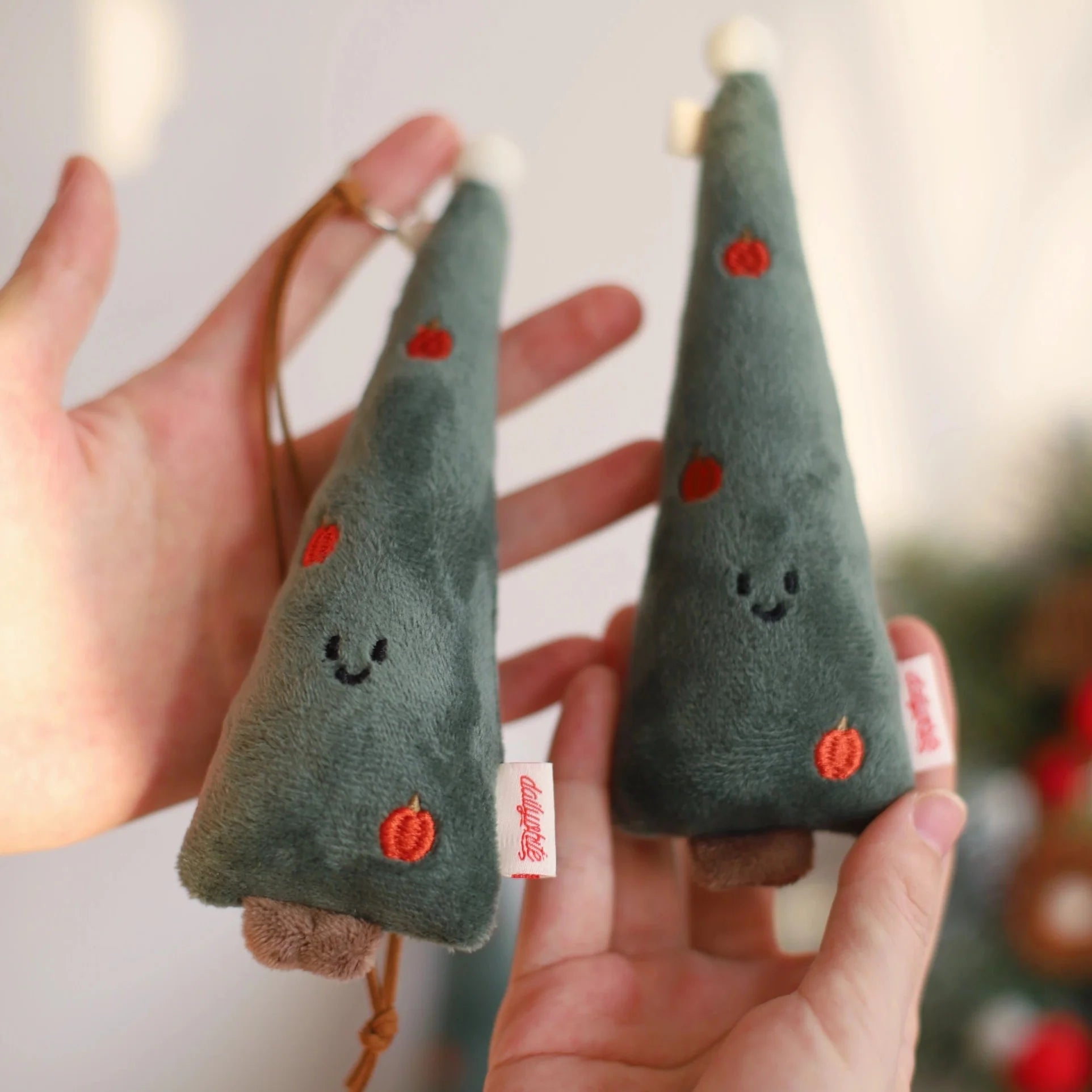 LuLuFun Studio Spiky Christmas Tree Plush Charm – Green Mini Desk Decor