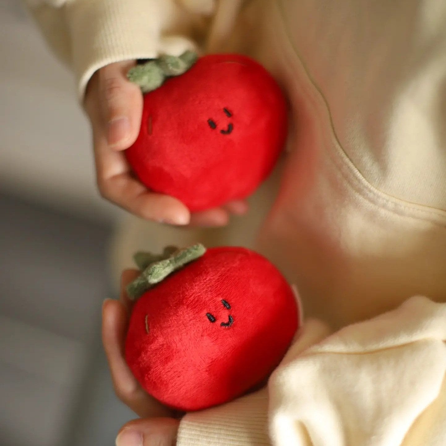 LuLuFun Studio Tomato Plush Bag Charm – Cute Red Kawaii Keychain