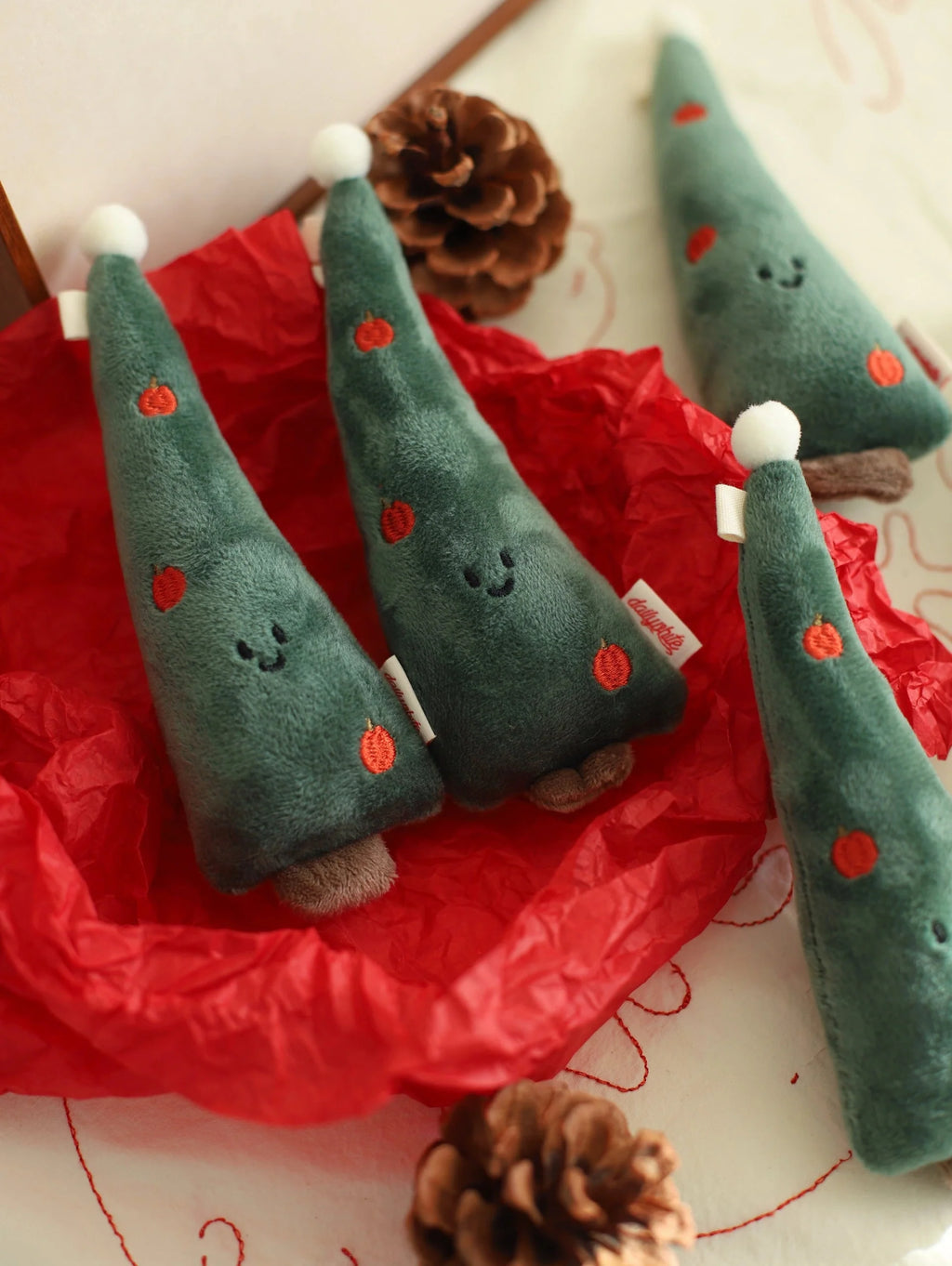 LuLuFun Studio Spiky Christmas Tree Plush Charm – Green Mini Desk Decor