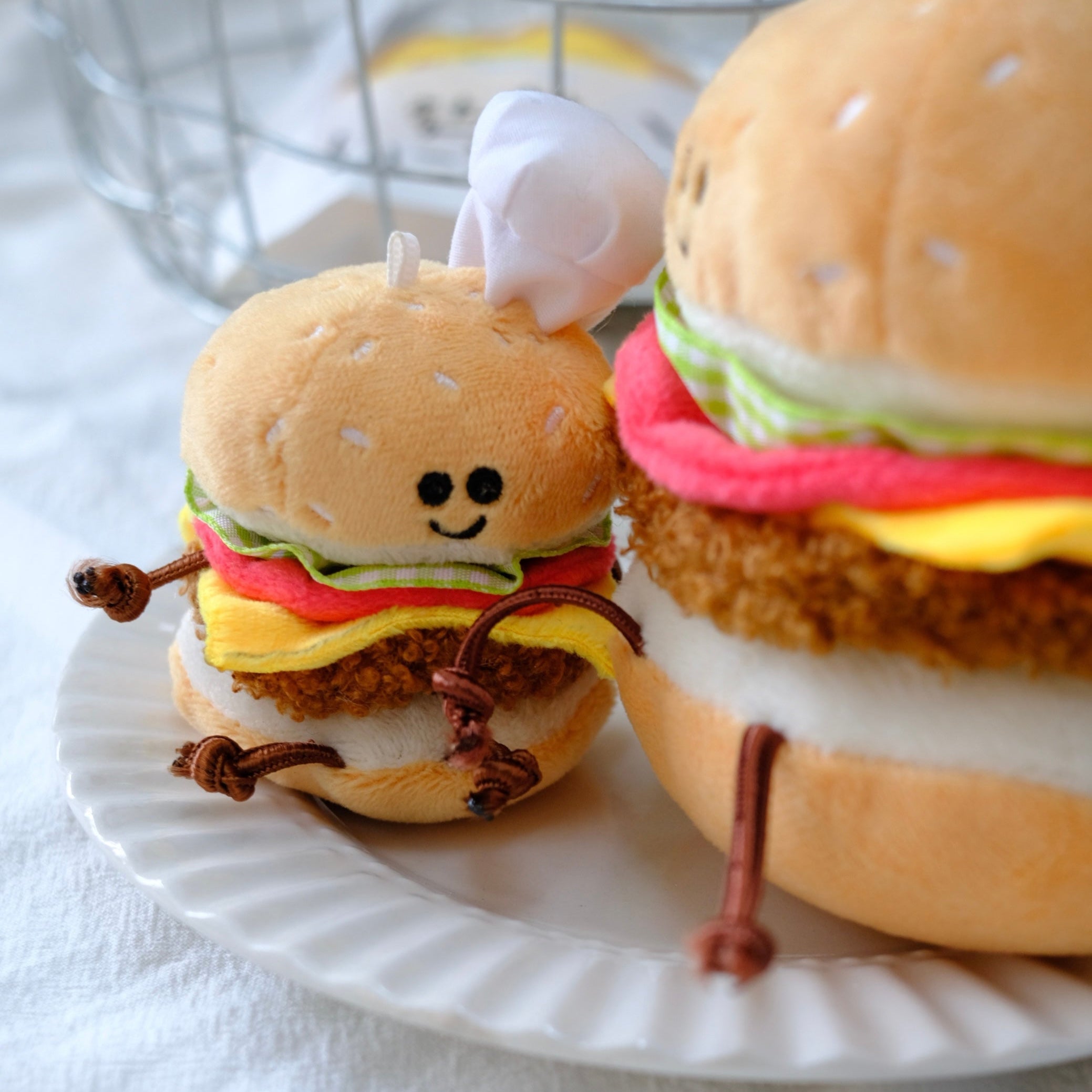 LuLuFun Studio Mini Burger Plush Toy – Cute Food Bag Charm Keychain