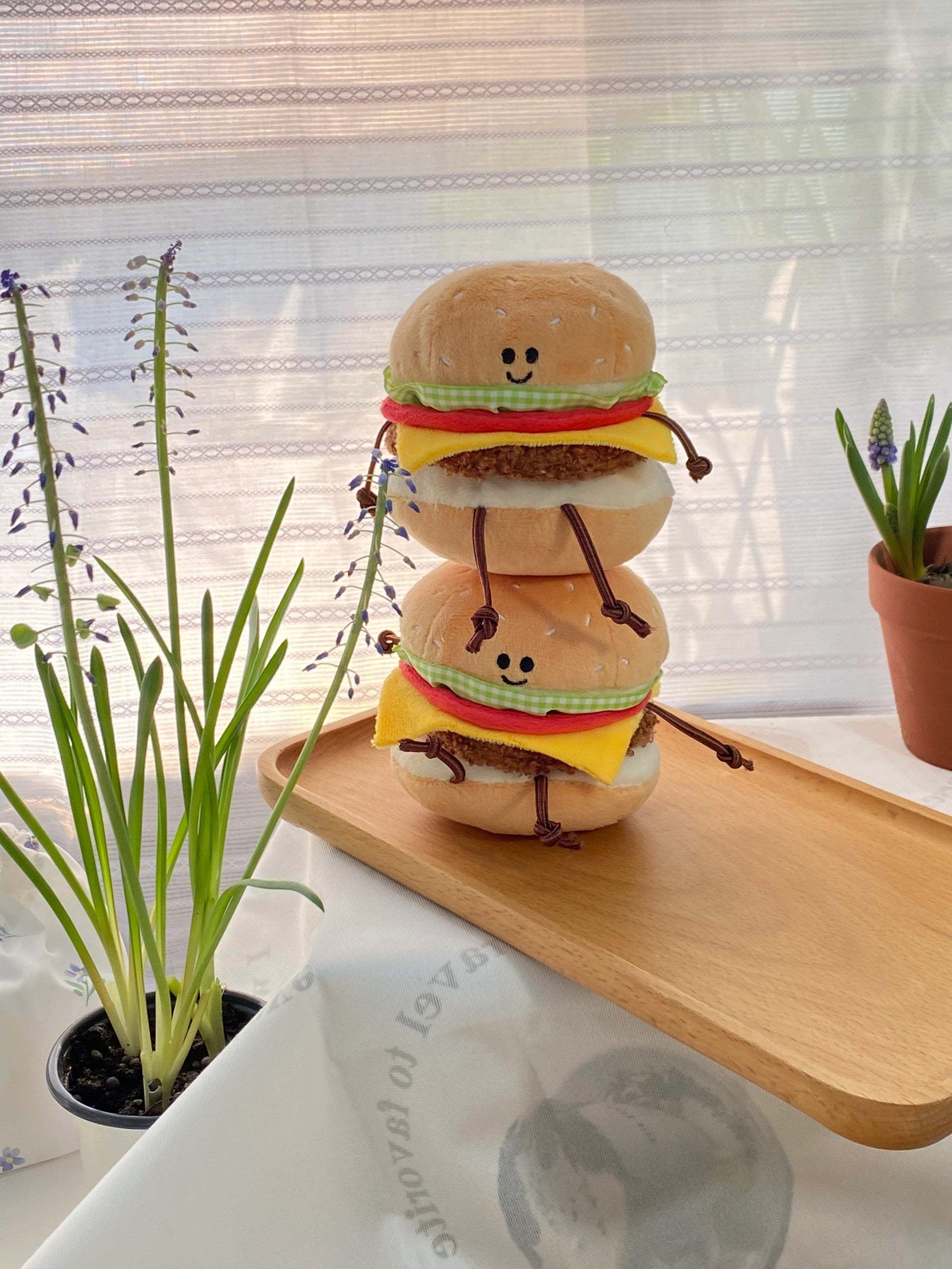 LuLuFun Studio Plush Burger Keychain – Soft Kawaii Bag Charm Toy