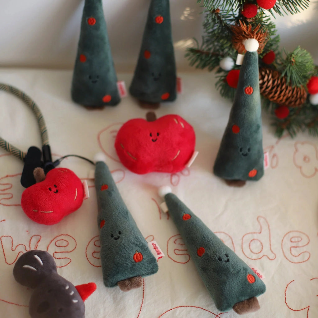 LuLuFun Studio Spiky Christmas Tree Plush Charm – Green Mini Desk Decor