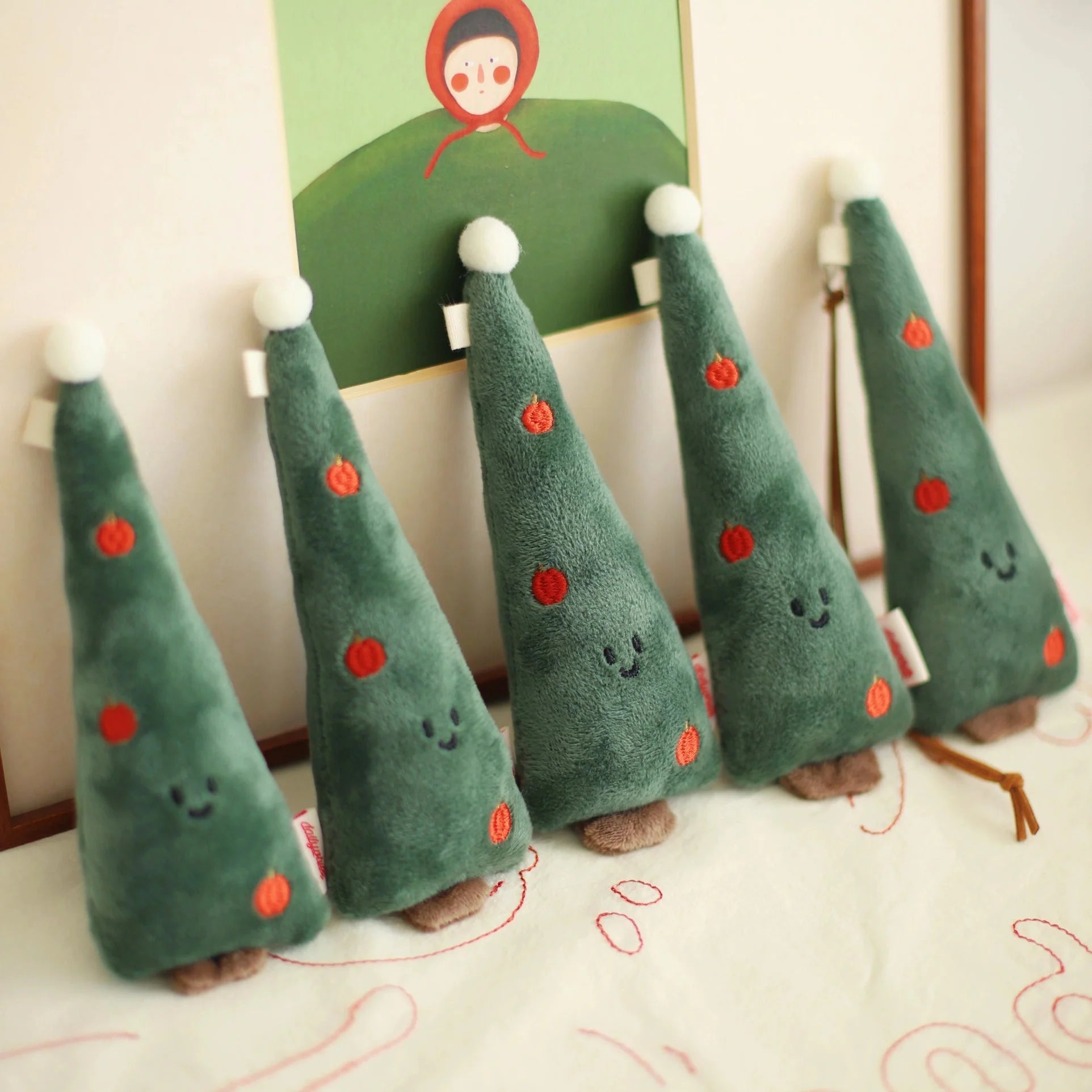 LuLuFun Studio Spiky Christmas Tree Plush Charm – Green Mini Desk Decor