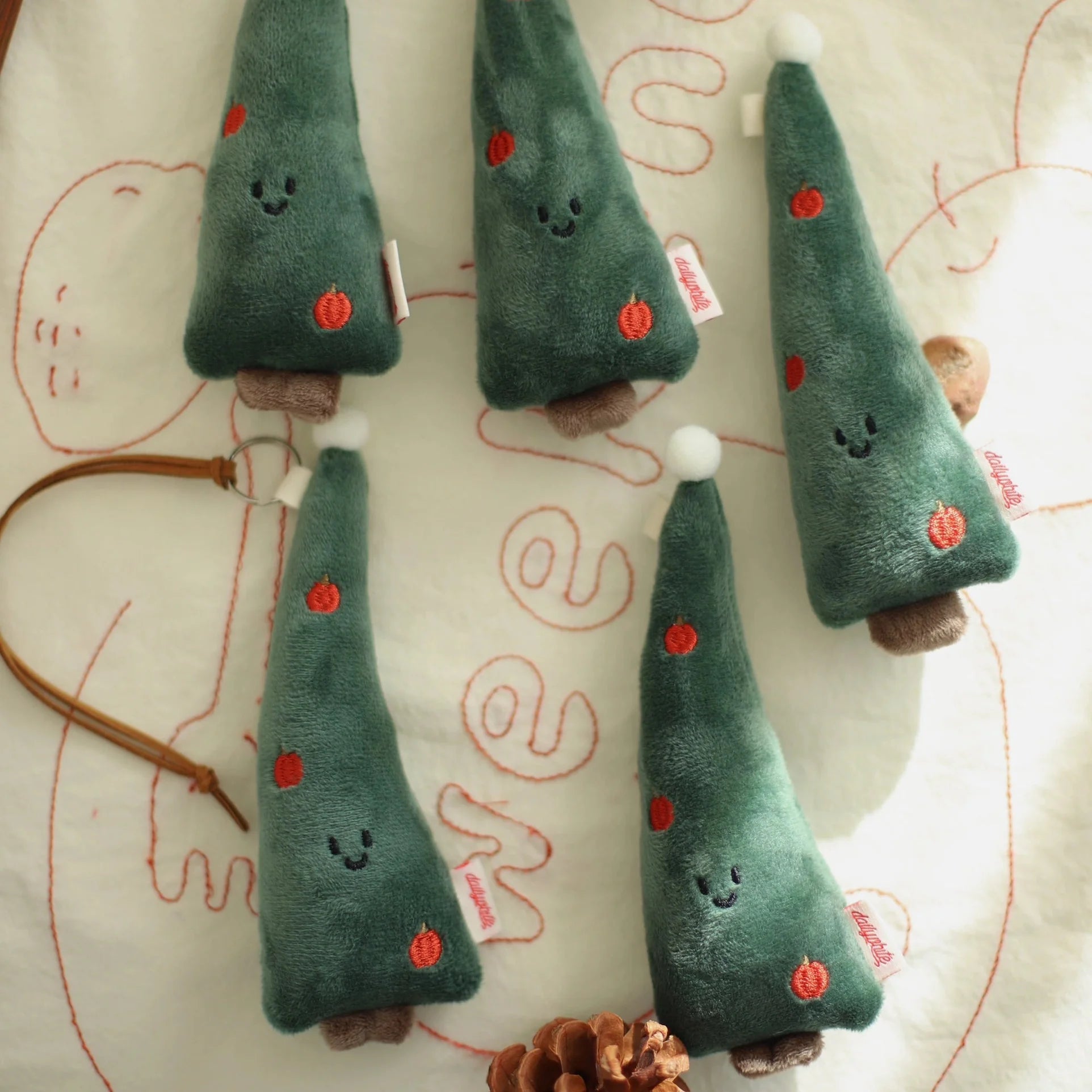 LuLuFun Studio Spiky Christmas Tree Plush Charm – Green Mini Desk Decor