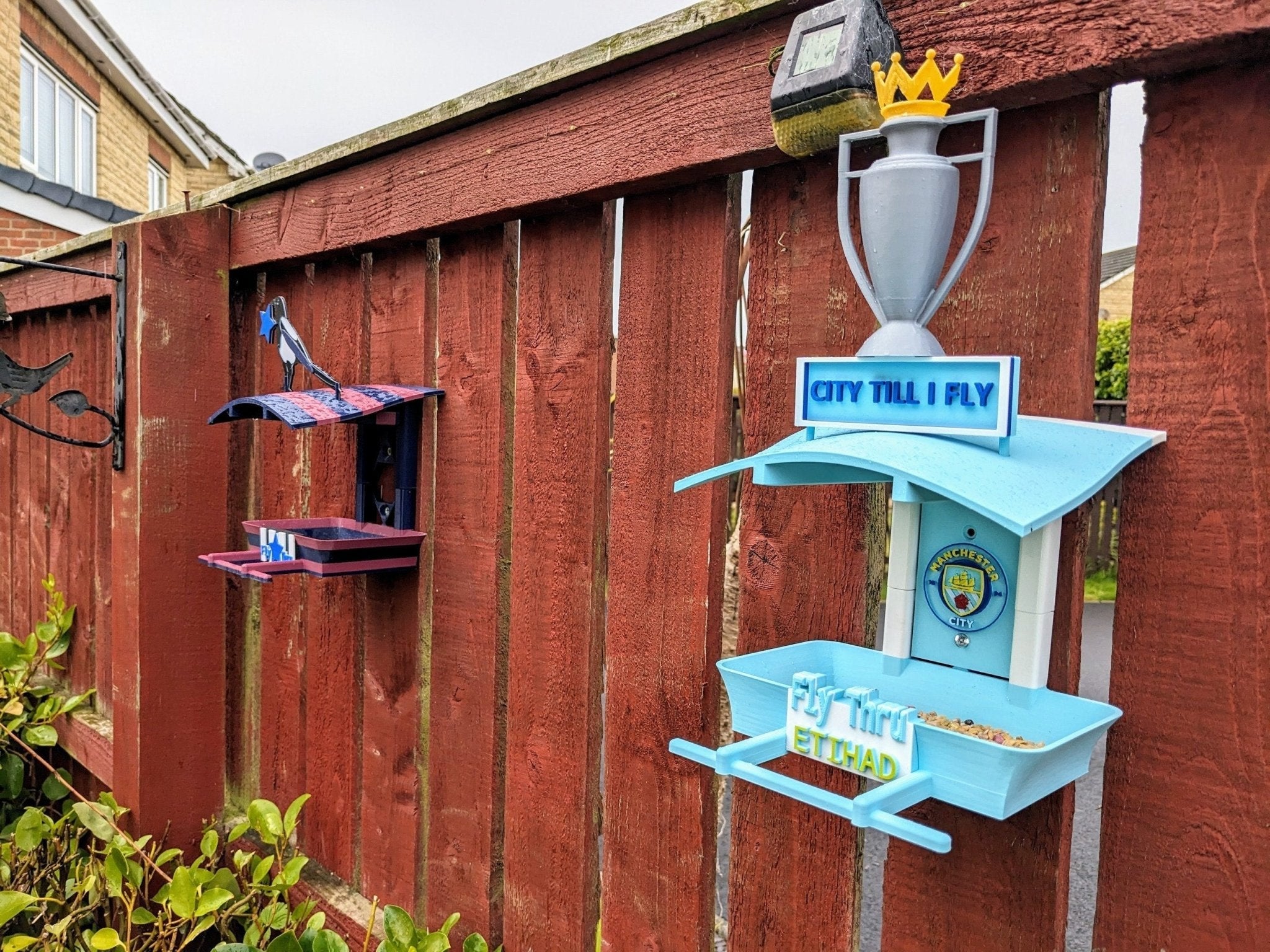 Manchester City Bird Feeder - Etihad Fly Thru Garden Seed Station
