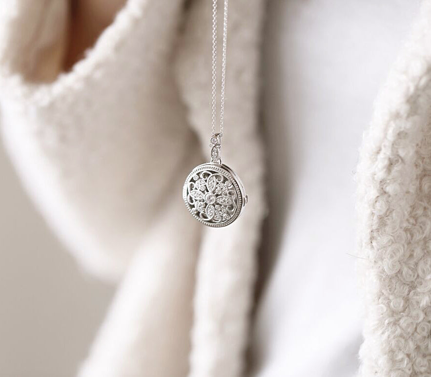 Gecko Jewellery Round Medallion Filigree Locket – Sterling Silver