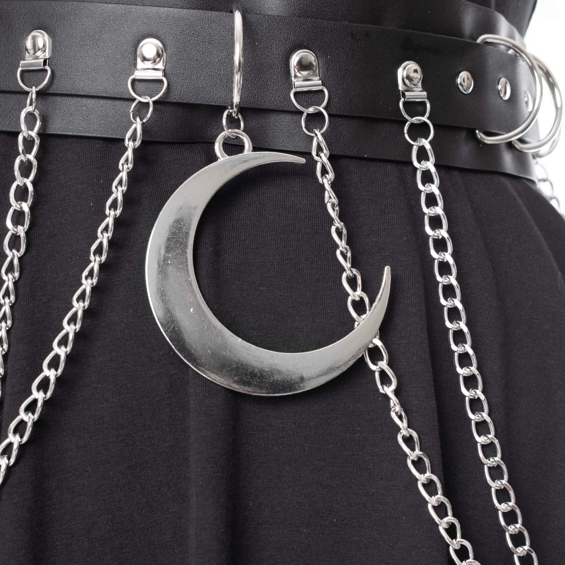 Heartless Moondusk Belt – Black Gothic Faux Leather Moon Chain Belt