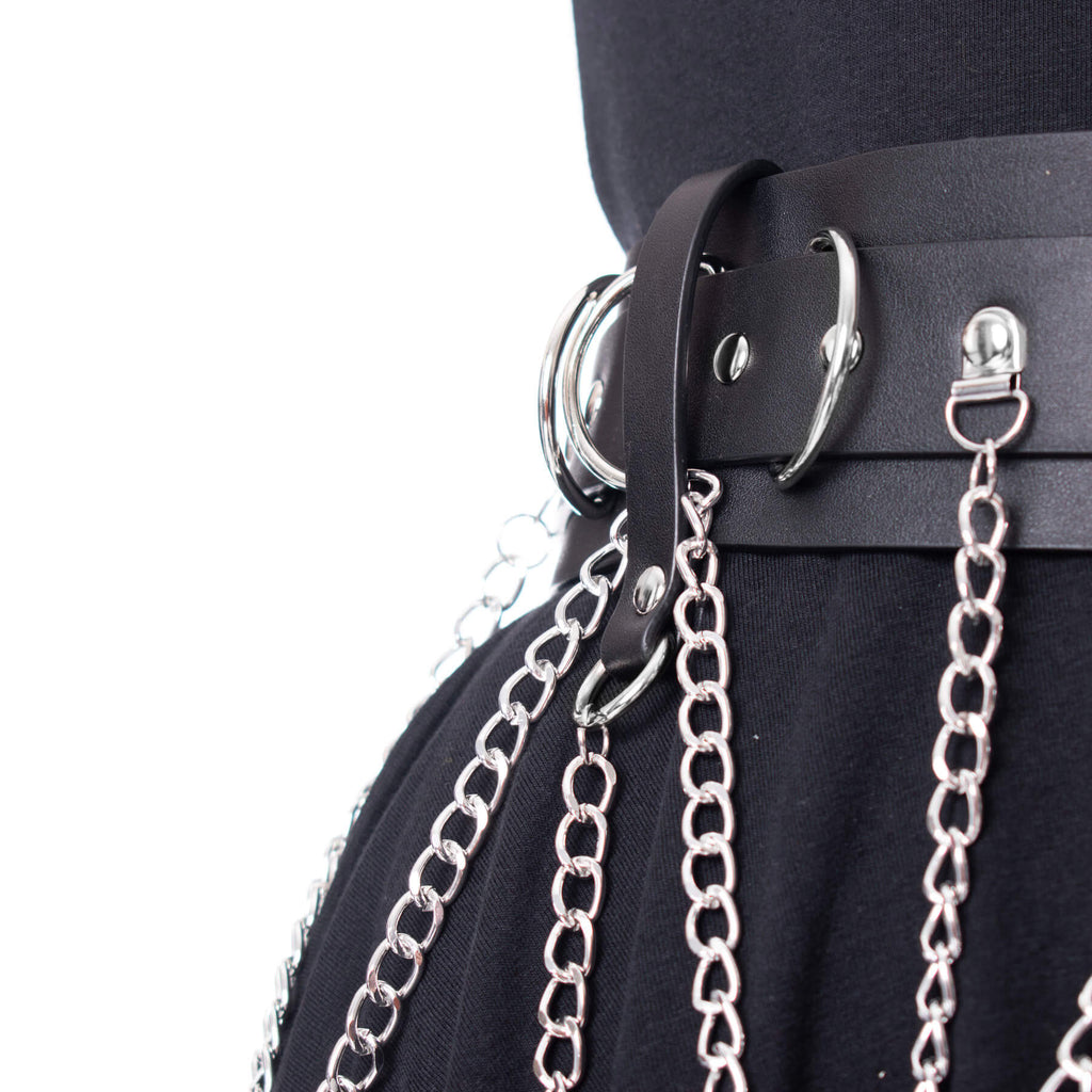 Heartless Moondusk Belt – Black Gothic Faux Leather Moon Chain Belt