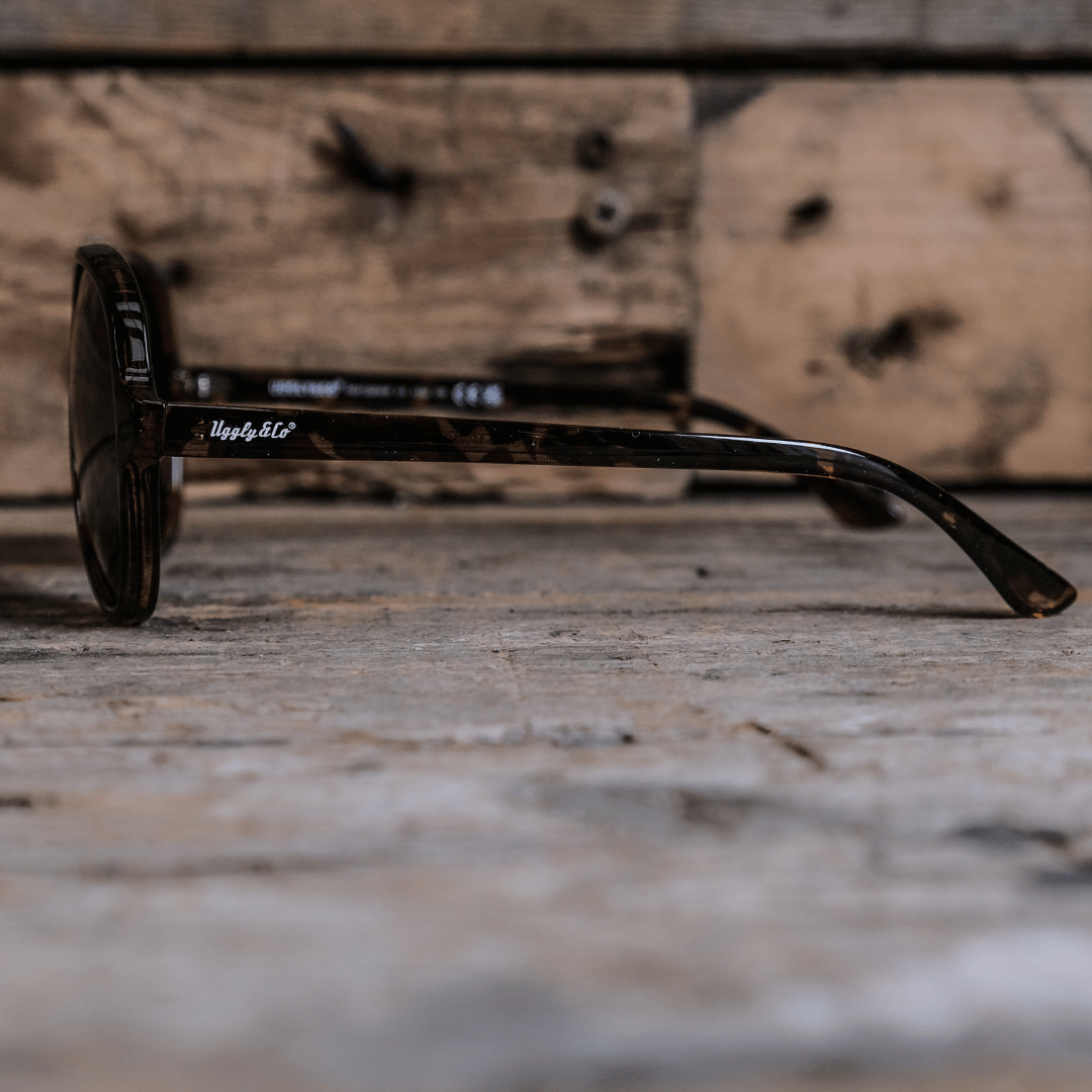Uggly & Co Tortoise Pilot Sunglasses – Floating UV400 Polarized Shades