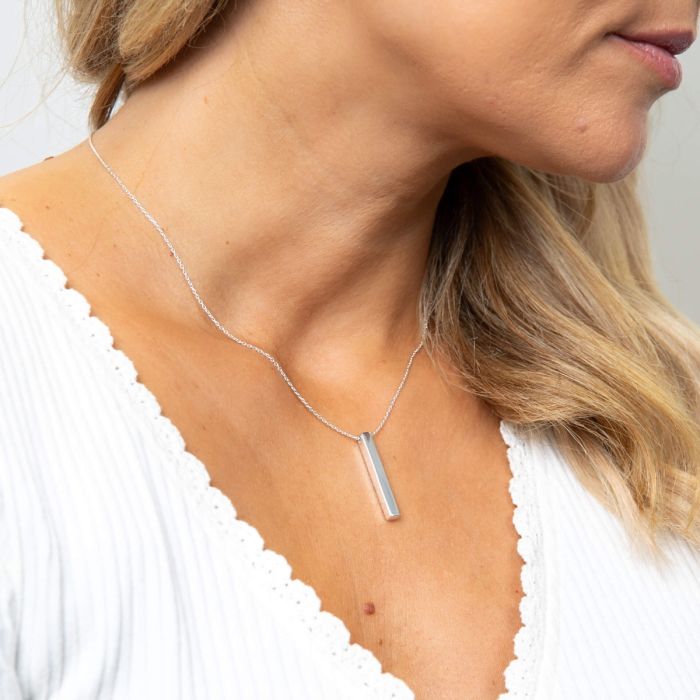 Gecko Jewellery Sterling Silver Engravable Vertical Bar Necklace