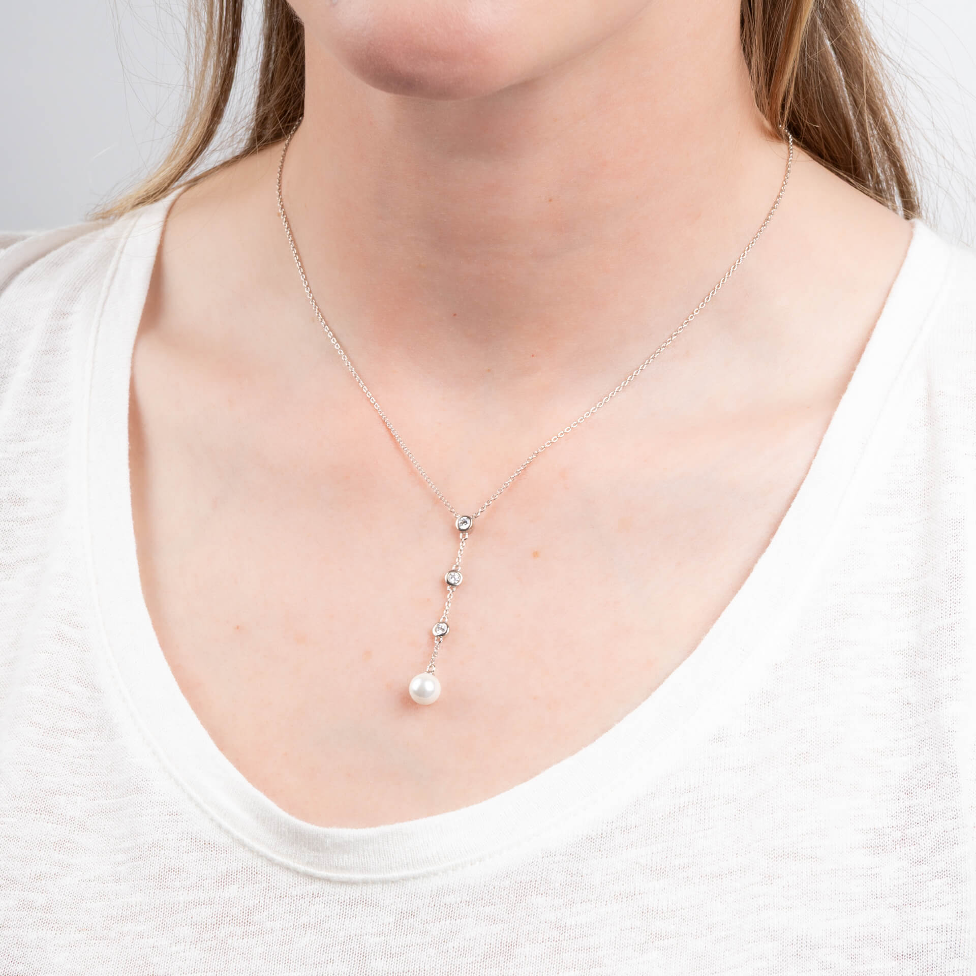 Diamonfire Zirconia and Shell Pearl Y Chain Drop Necklace in Silver