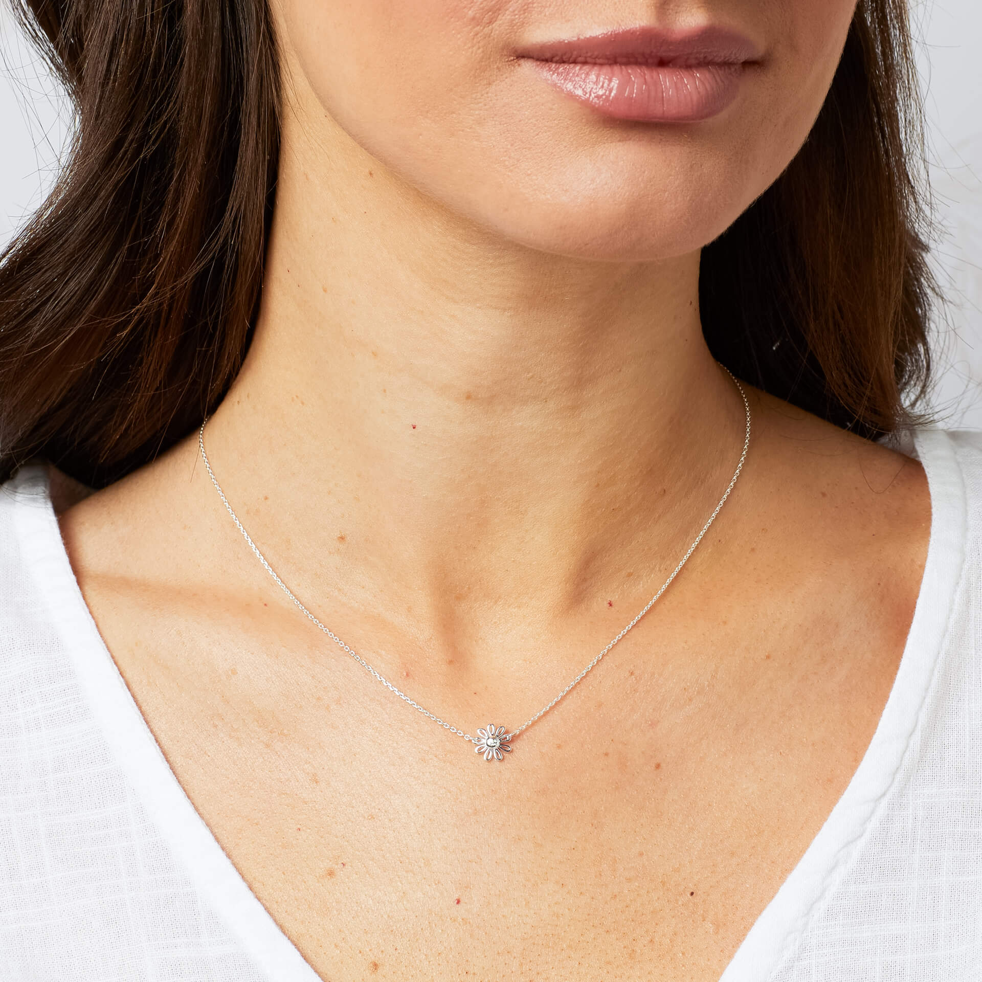 Laura Ashley Thorncliff Daisy Necklace – Recycled Silver & Zirconia