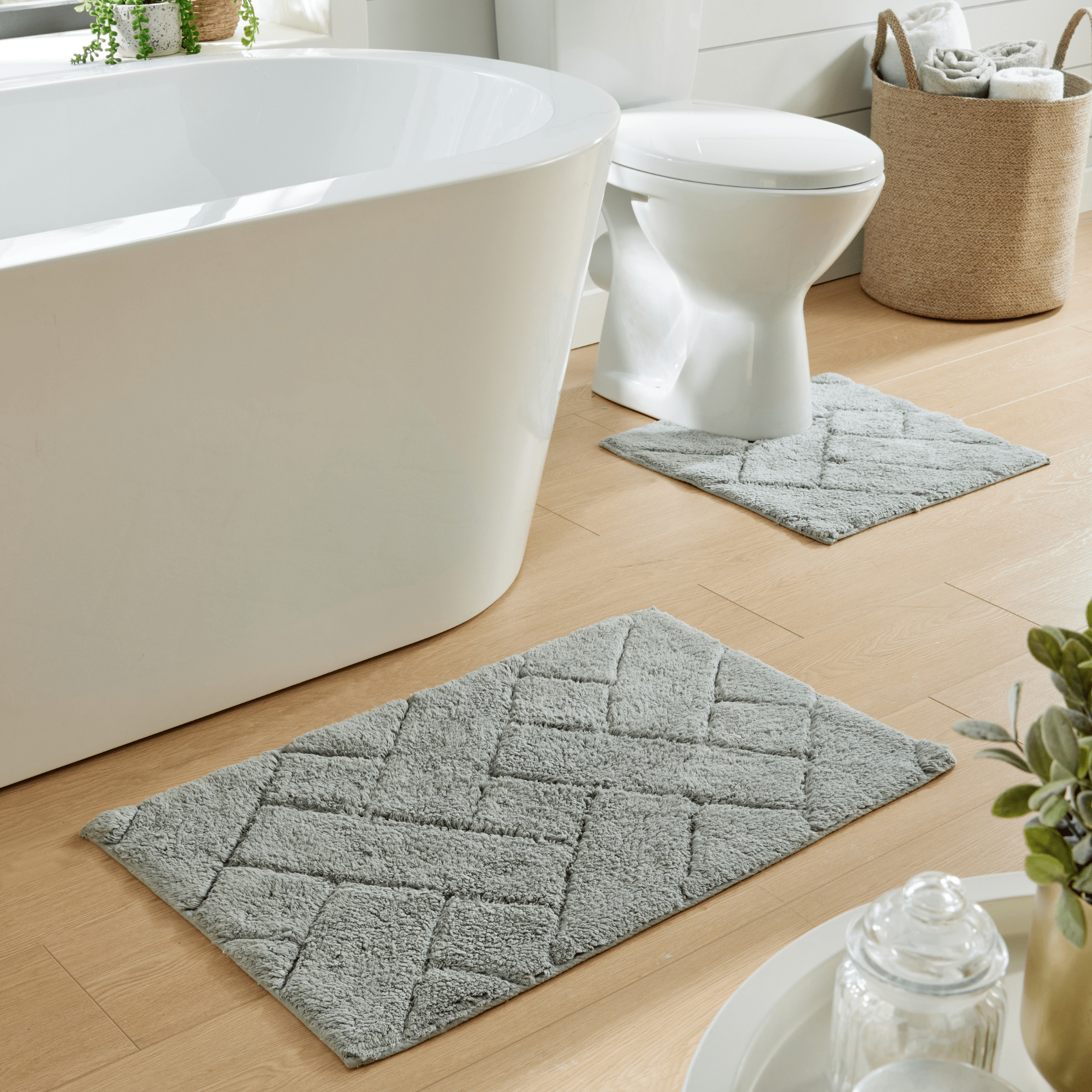 OLIVIA ROCCO Bali Bath Mat and Pedestal Set – 100% Cotton Absorbent Mats