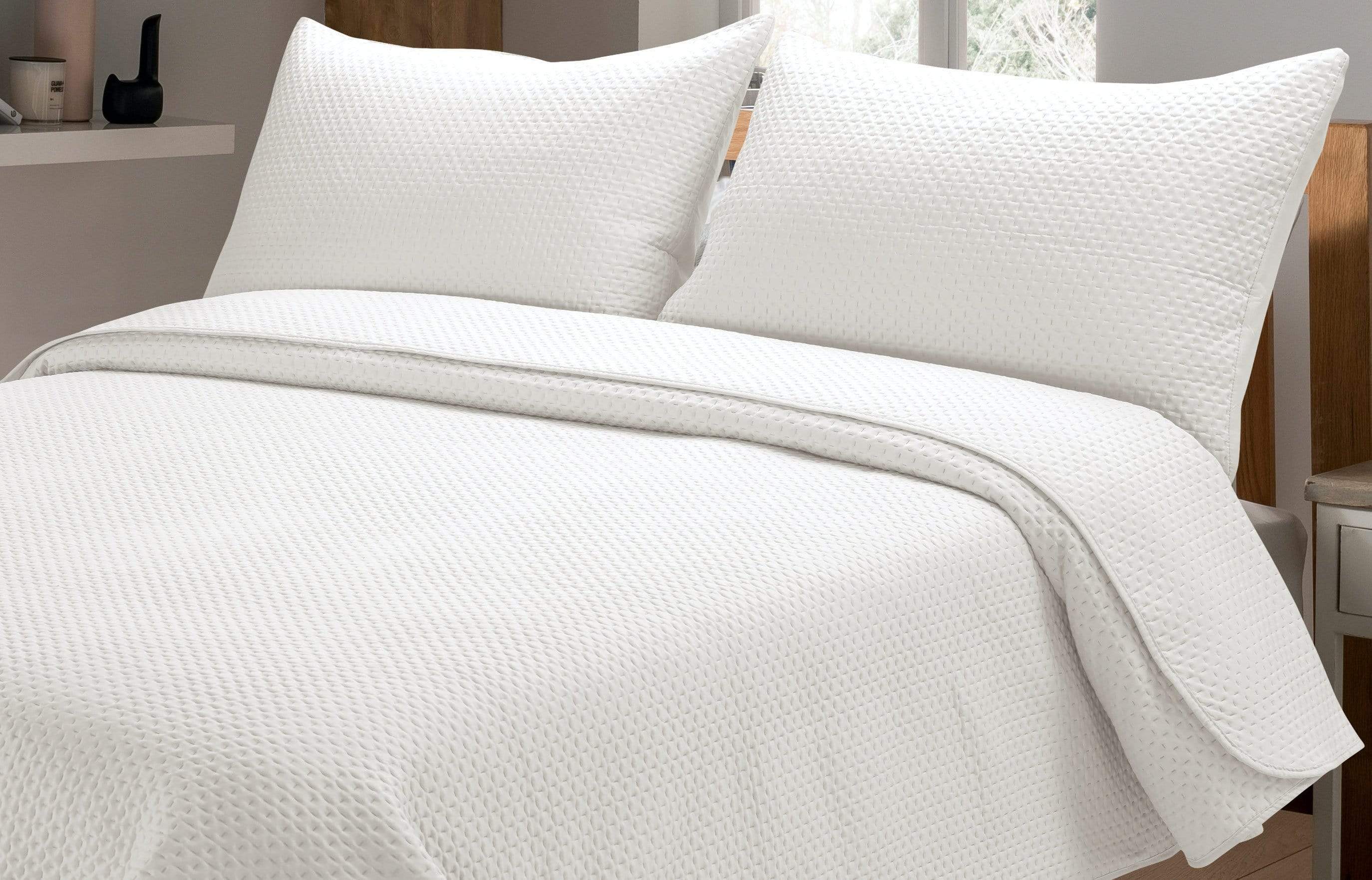 OLIVIA ROCCO Capri Luxury Embossed Bedspread Set with Quilted Throw