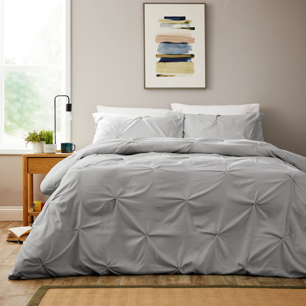 OLIVIA ROCCO Pintuck Ruffle Duvet Cover Set – Pleated Microfibre Bedding