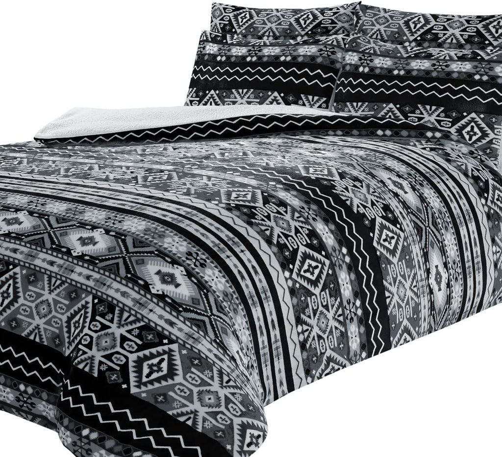 OLIVIA ROCCO Aztec Teddy Fleece Duvet Set – Reversible Sherpa Bedding