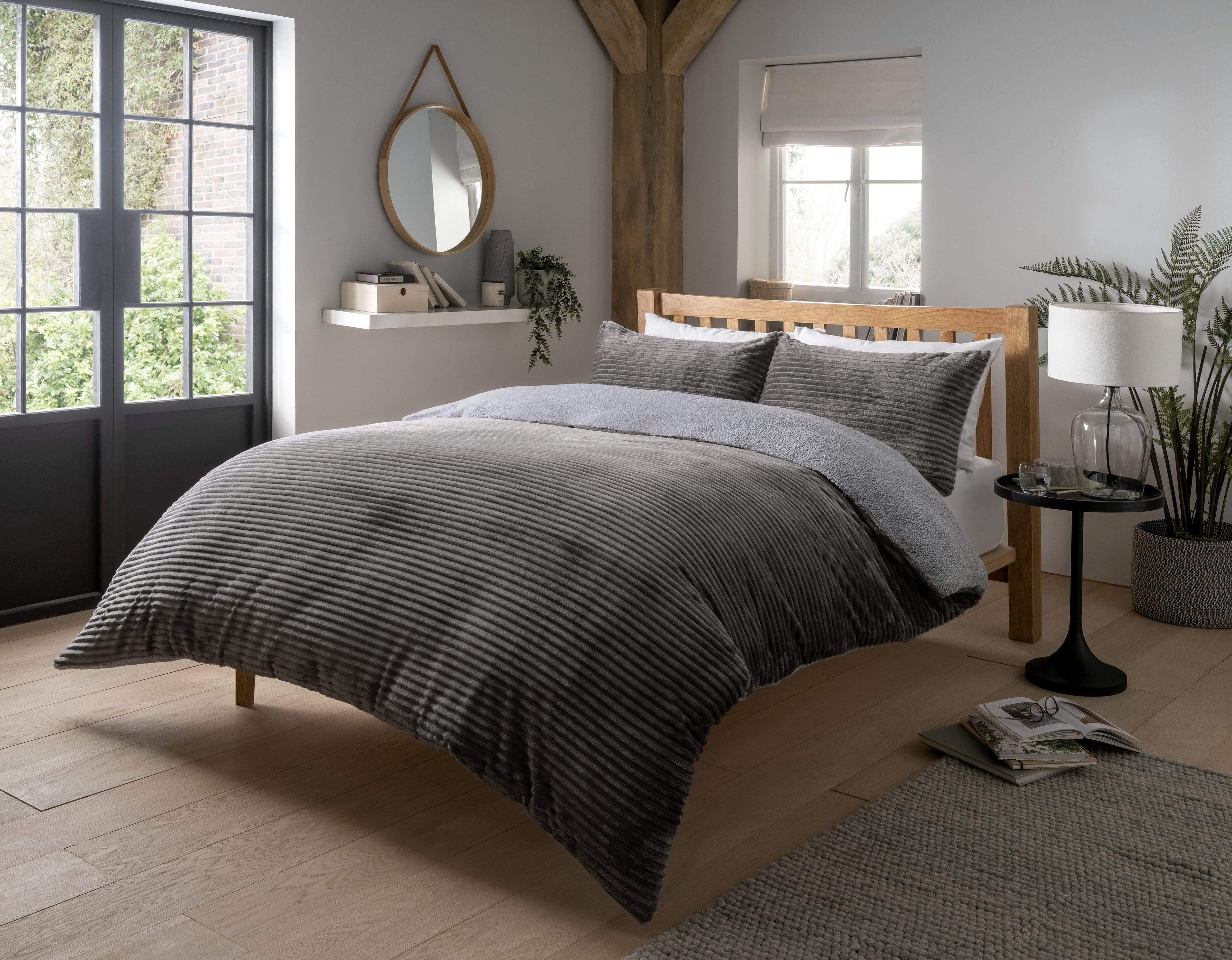 OLIVIA ROCCO Ribbed Fleece Reversible Teddy Duvet Set – Soft Winter Bedding