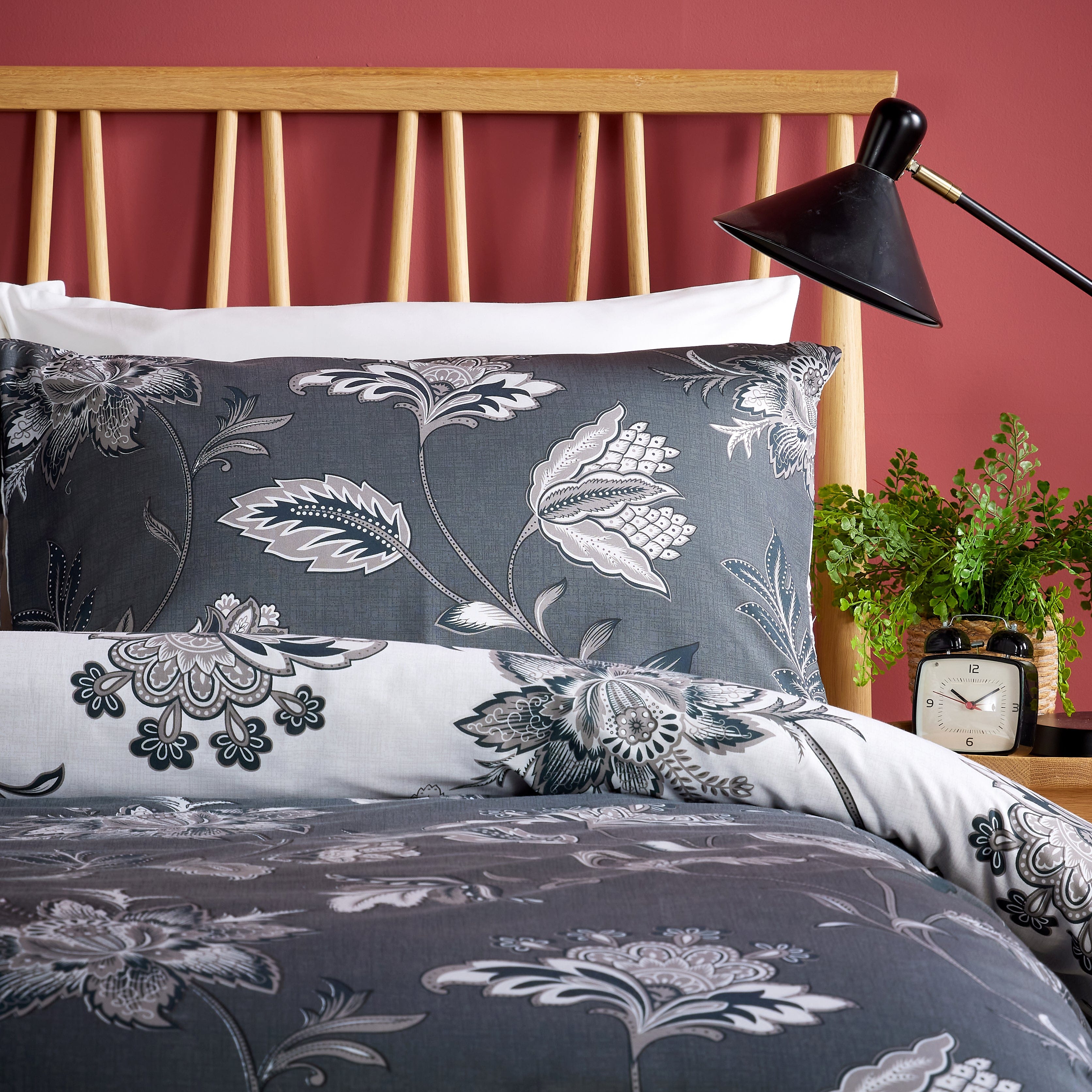 Olivia Rocco Shimla Duvet Cover Set – Reversible Easy Care Bedding