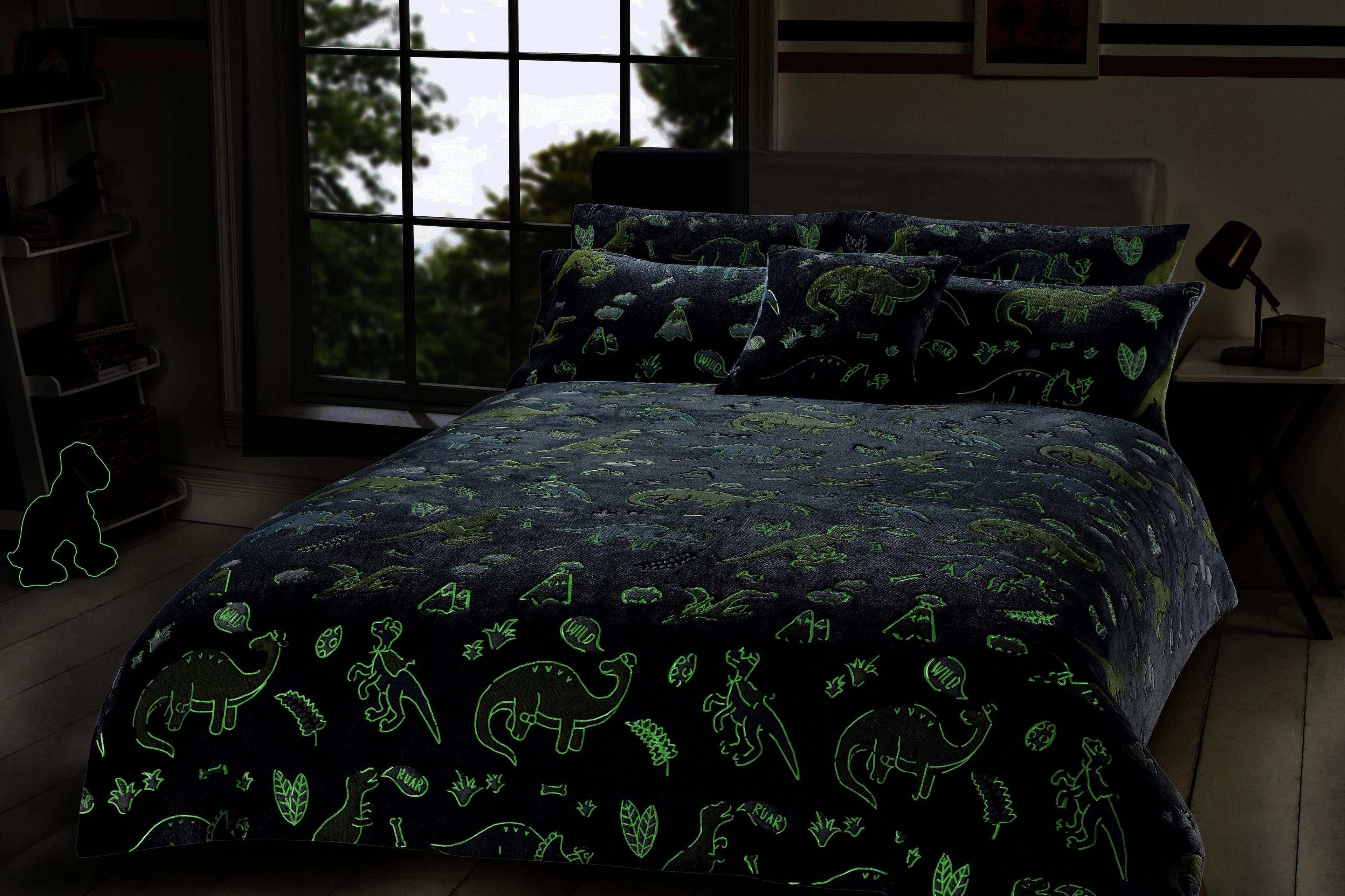 OLIVIA ROCCO Dinosaur Glow In The Dark Teddy Fleece Duvet Set with Cushion