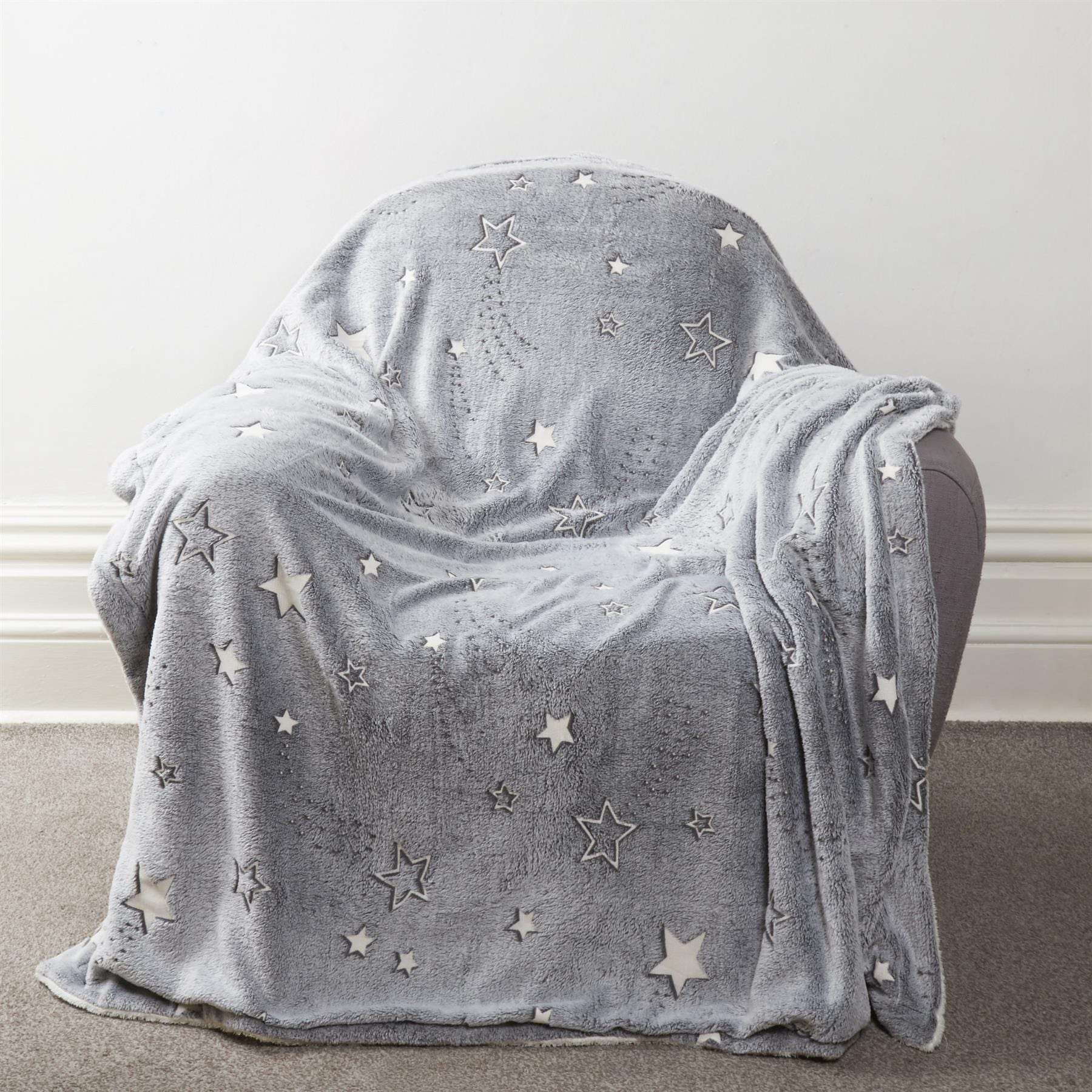 OLIVIA ROCCO Glow In The Dark Teddy Fleece Kids Duvet Set – Grey Stars