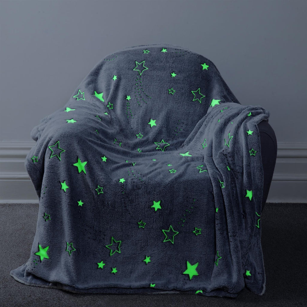OLIVIA ROCCO Glow In The Dark Teddy Fleece Kids Duvet Set – Grey Stars