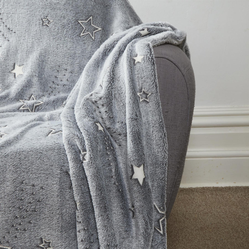 OLIVIA ROCCO Glow In The Dark Teddy Fleece Kids Duvet Set – Grey Stars