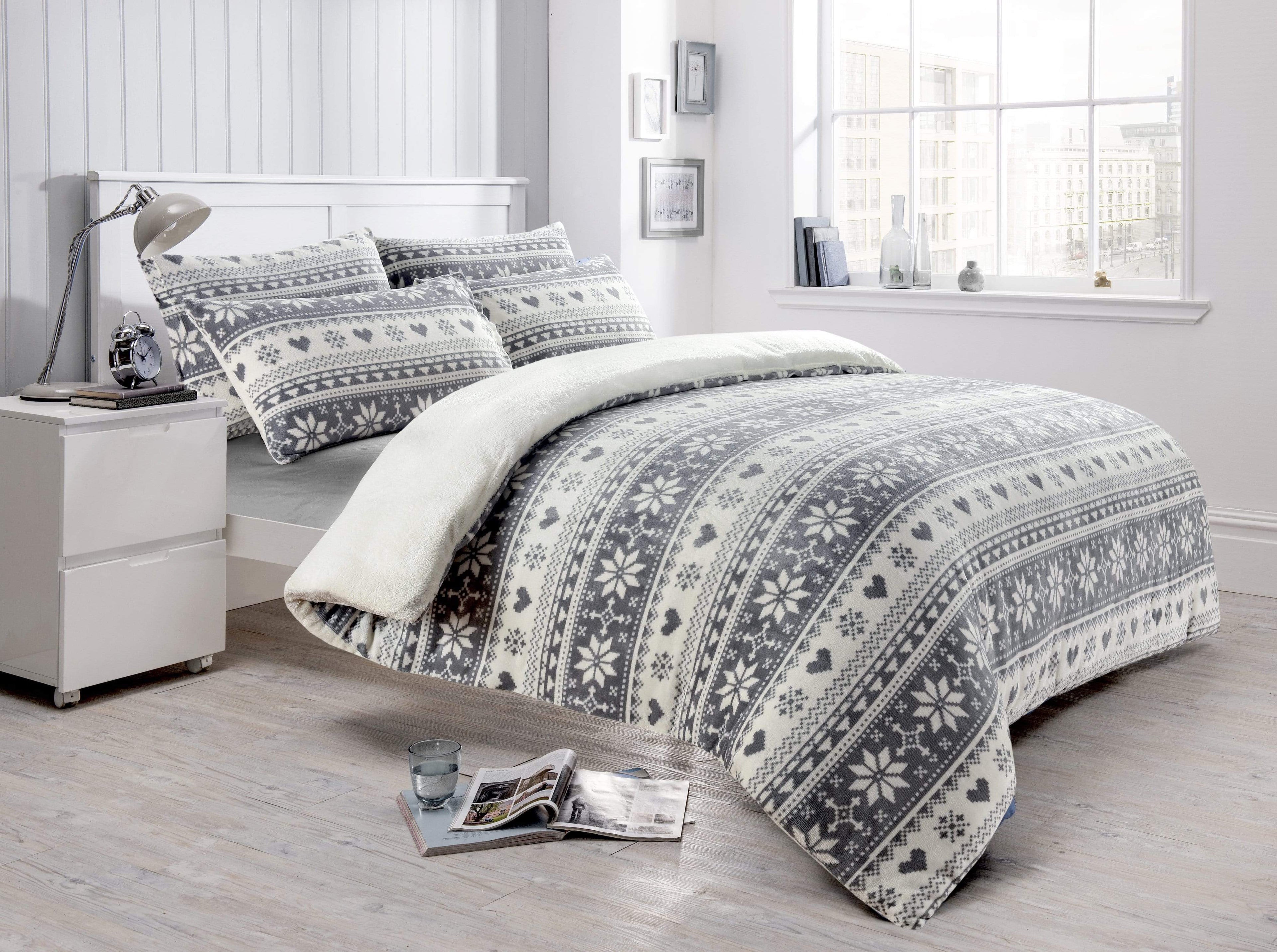 OLIVIA ROCCO Nordic Fair Isle Teddy Fleece Reversible Duvet Bedding Set