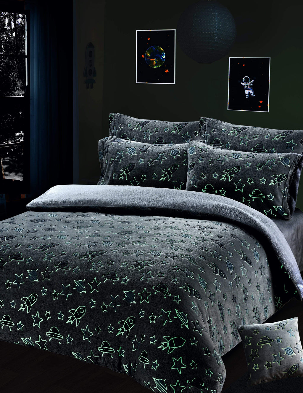 OLIVIA ROCCO Glow In The Dark Outer Space Teddy Fleece Kids Duvet Set