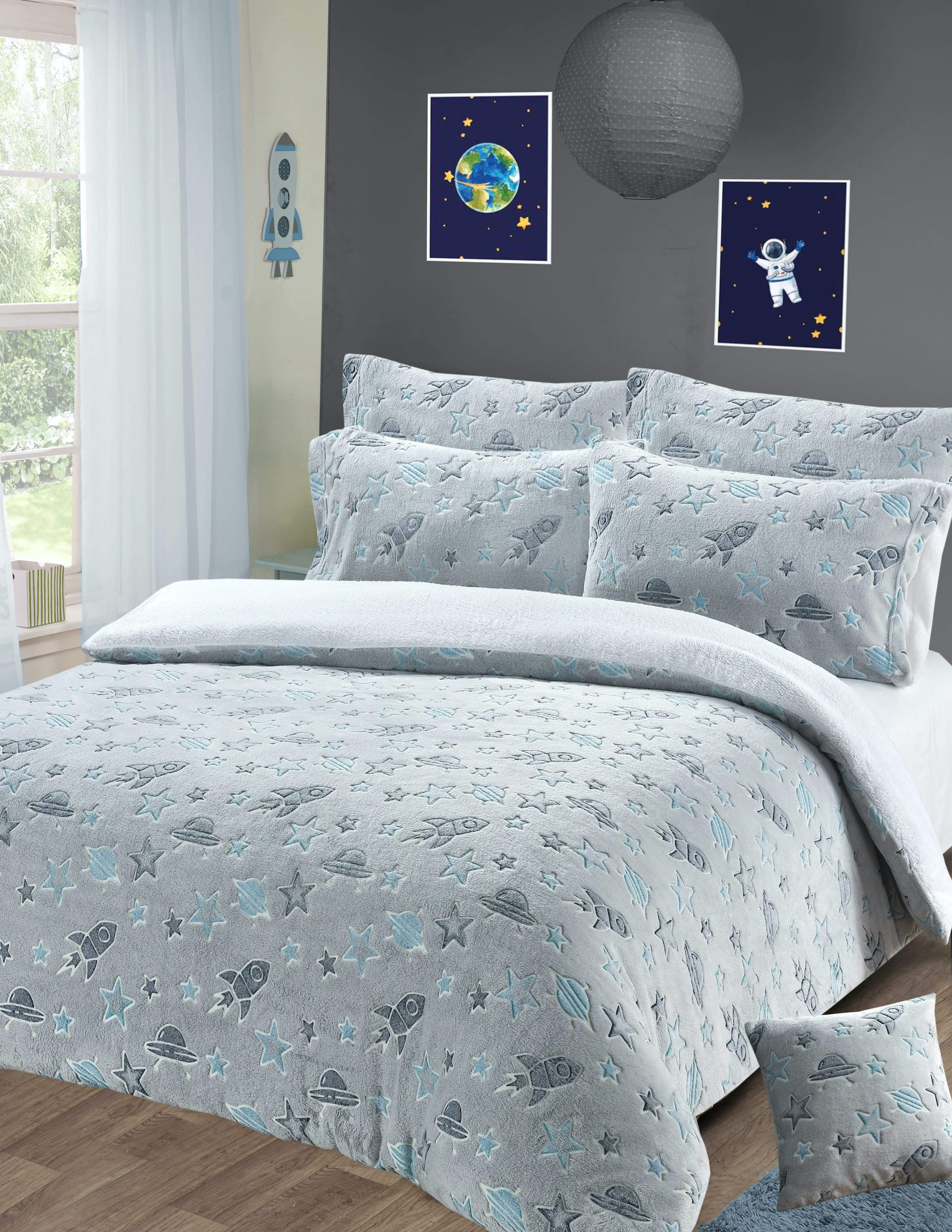 OLIVIA ROCCO Glow In The Dark Outer Space Teddy Fleece Kids Duvet Set
