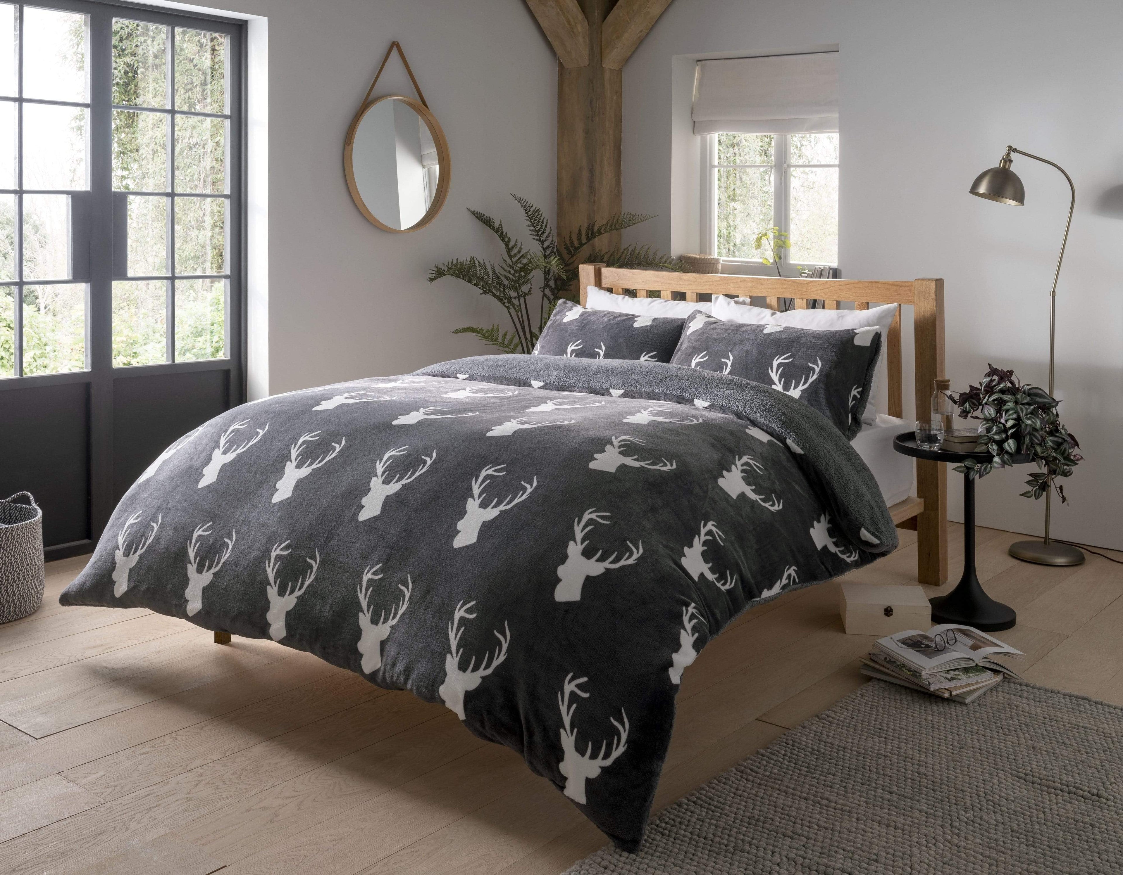 OLIVIA ROCCO Stag Teddy Reversible Duvet Set – Charcoal Faux Fur Bedding