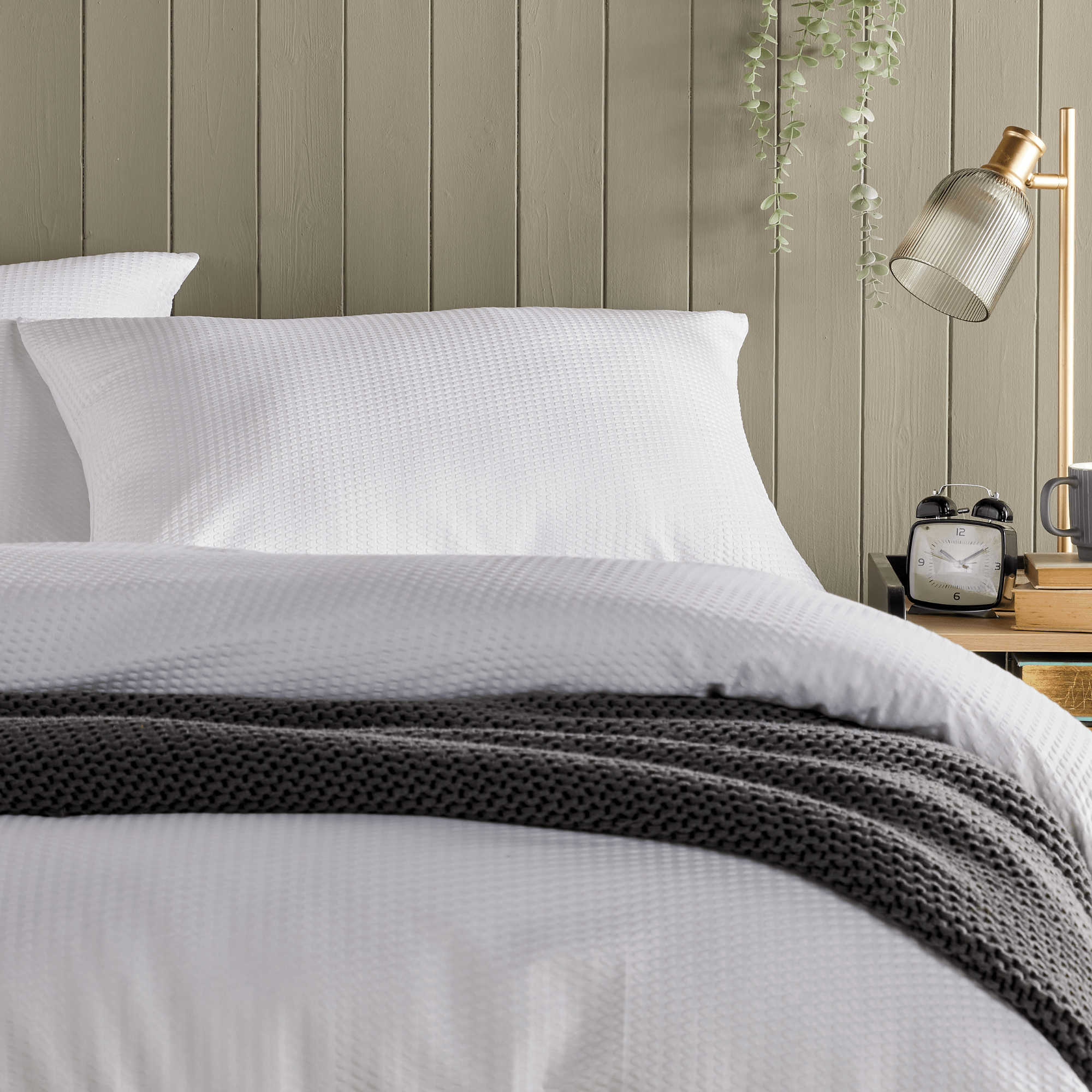 OLIVIA ROCCO Monaco Seersucker Duvet Cover Set – Grey & White Bedding