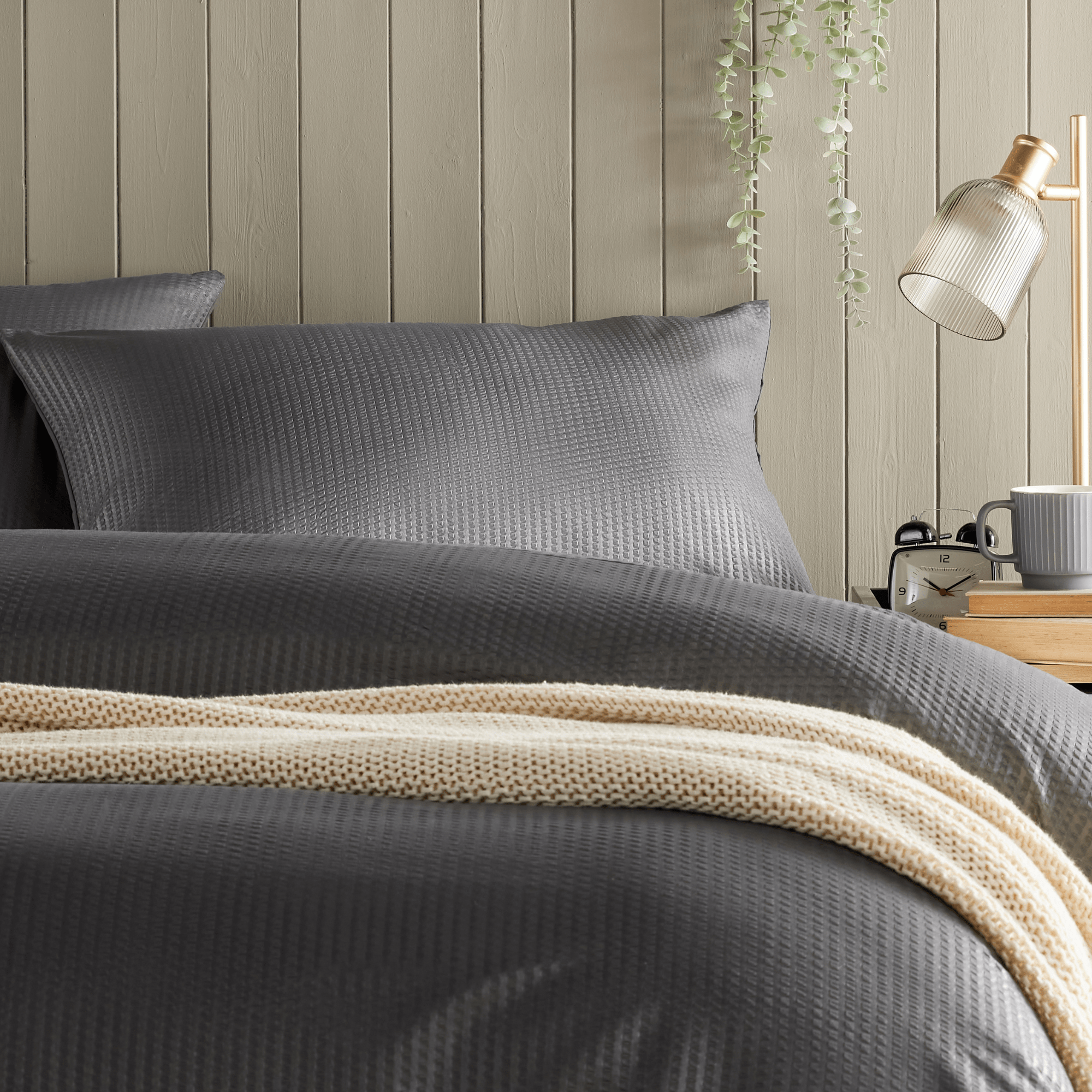 OLIVIA ROCCO Monaco Seersucker Duvet Cover Set – Grey & White Bedding