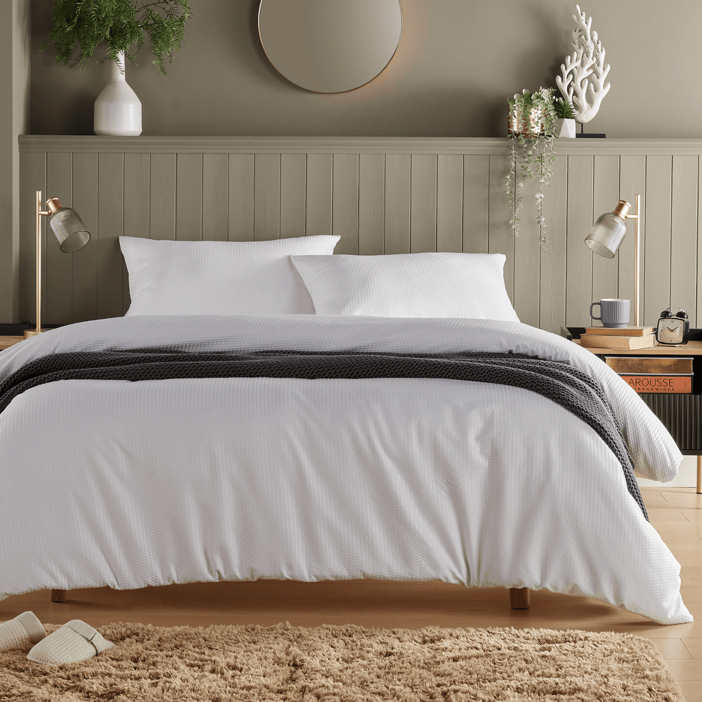 OLIVIA ROCCO Monaco Seersucker Duvet Cover Set – Grey & White Bedding
