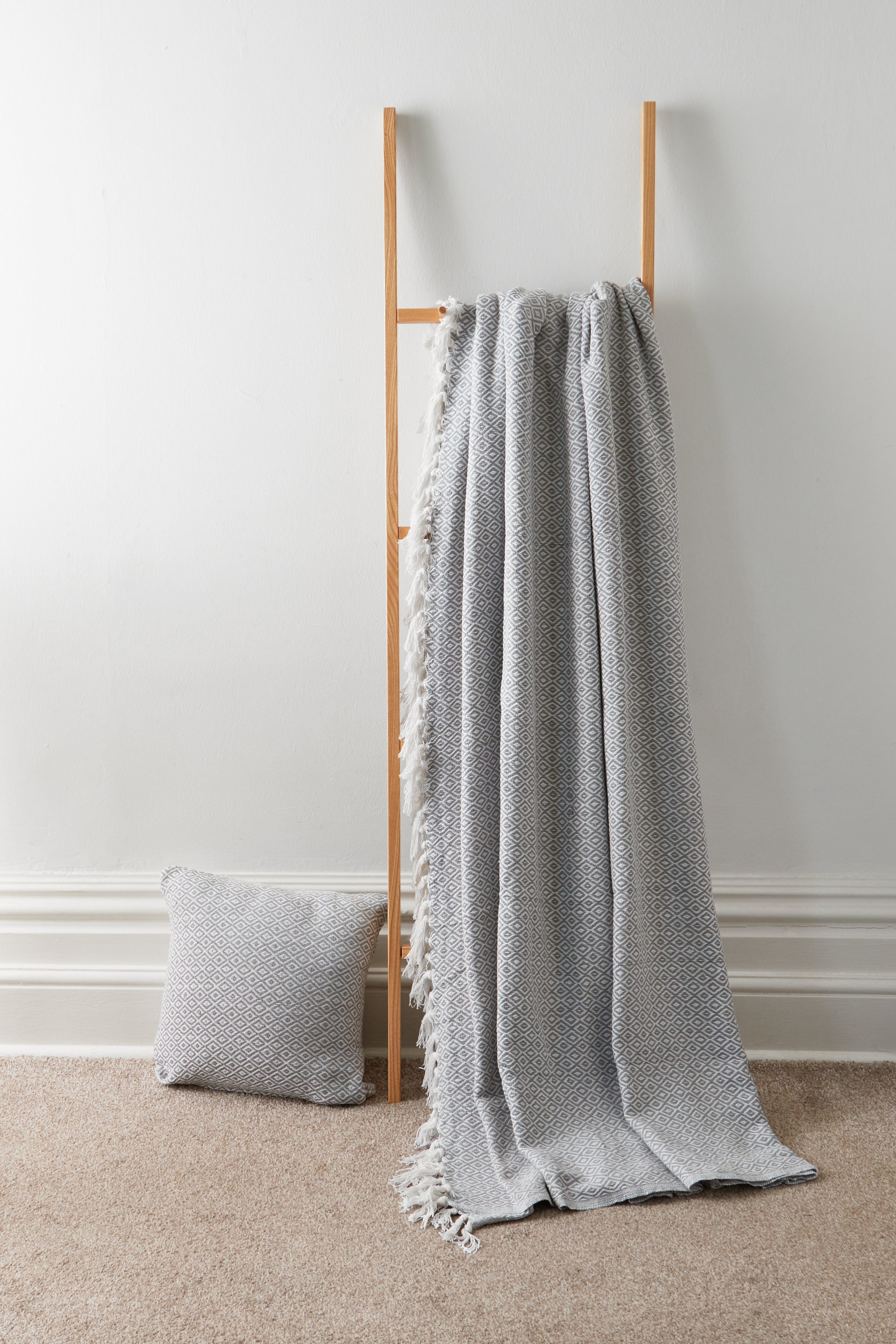 OLIVIA ROCCO Pure Cotton Throw Blanket – Handwoven Geometric Bedspread