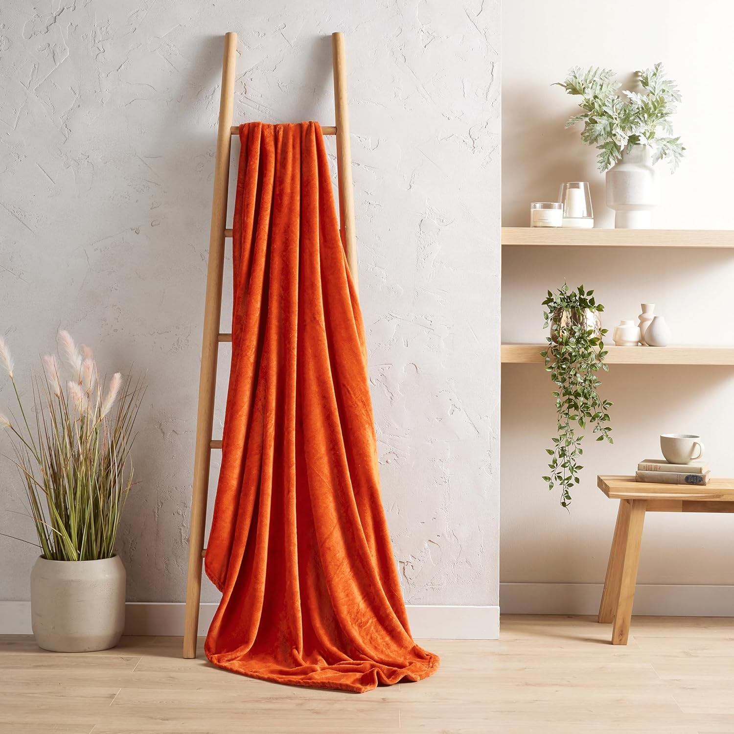 OLIVIA ROCCO Flannel Fleece Throw Blanket – Ultra Soft Microfiber Bed Throw