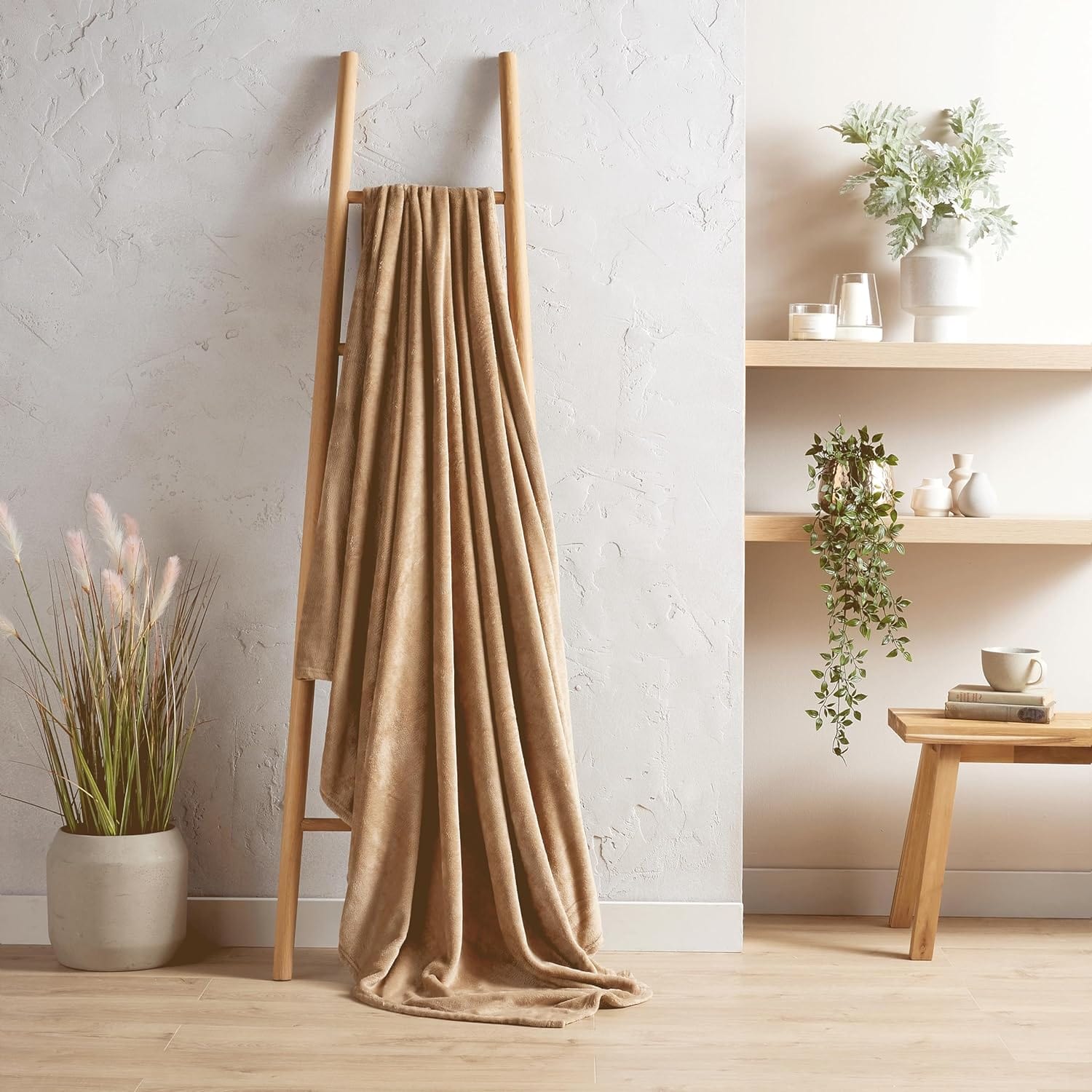 OLIVIA ROCCO Flannel Fleece Throw Blanket – Ultra Soft Microfiber Bed Throw