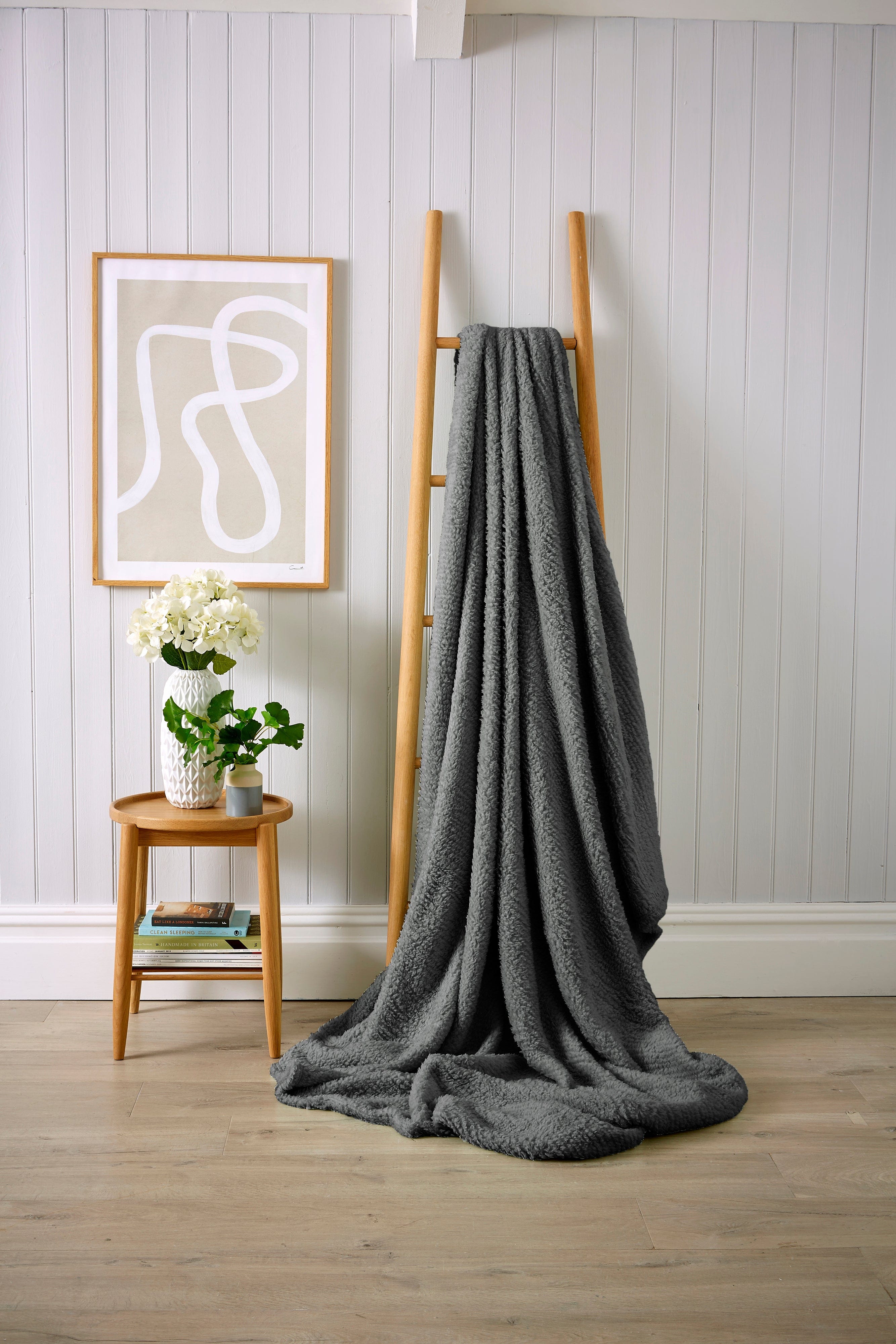 OLIVIA ROCCO Teddy Throw Blanket – Super Soft Faux Fur Fleece for Bed & Sofa