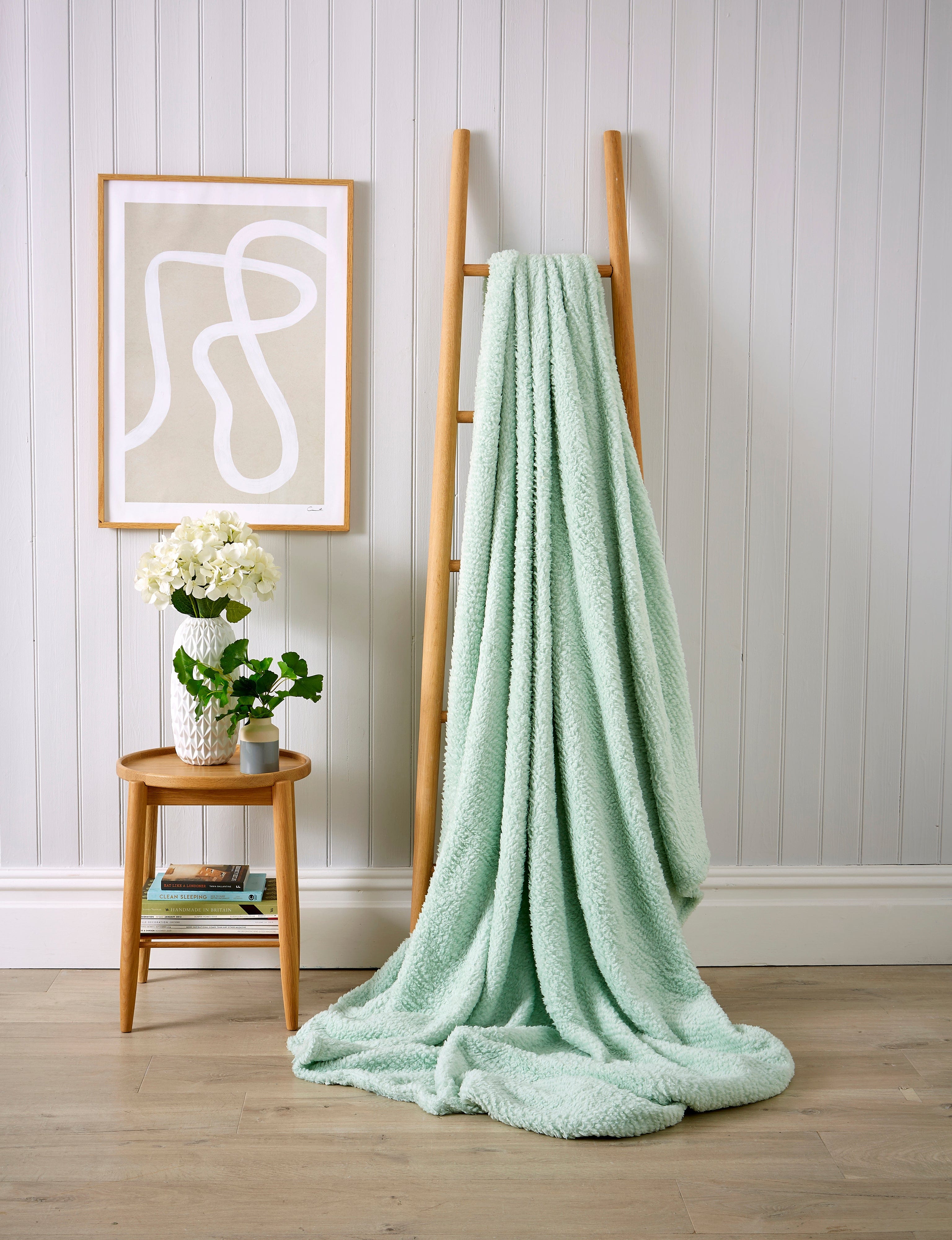 OLIVIA ROCCO Teddy Throw Blanket – Super Soft Faux Fur Fleece for Bed & Sofa
