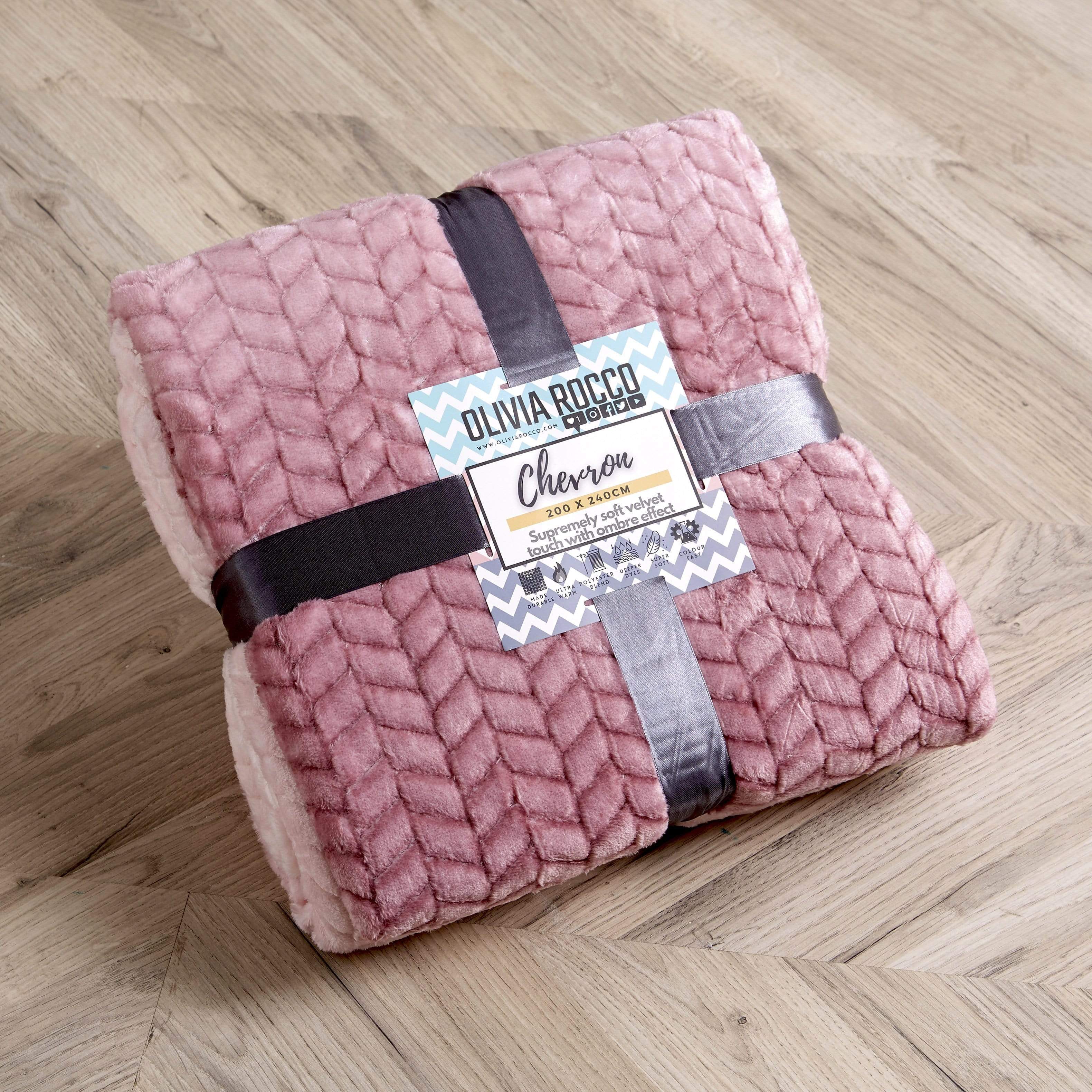 OLIVIA ROCCO Chevron Ombre Fleece Throw Blanket – Soft Oversized Chunky