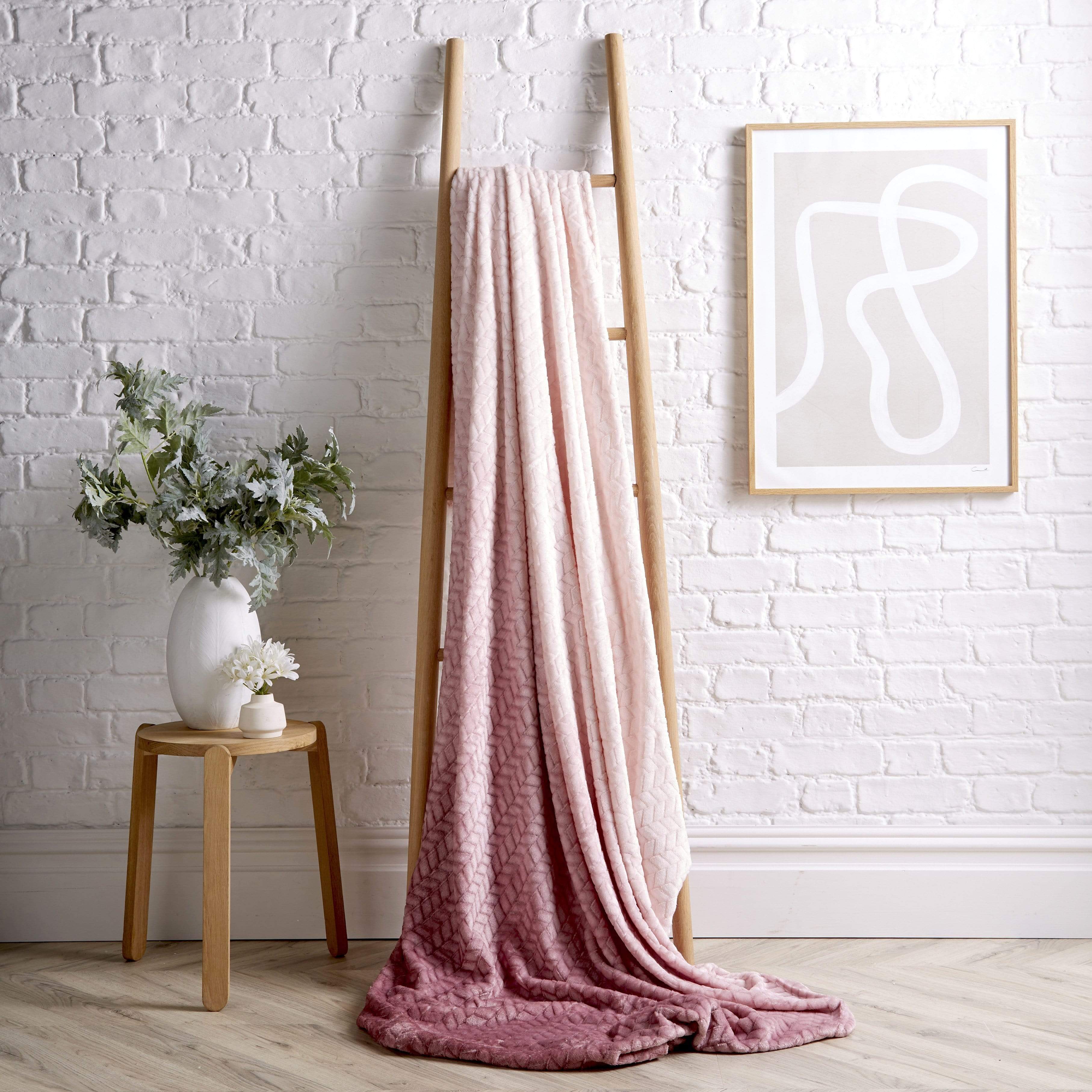 OLIVIA ROCCO Chevron Ombre Fleece Throw Blanket – Soft Oversized Chunky