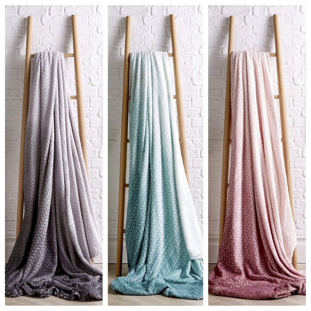 OLIVIA ROCCO Chevron Ombre Fleece Throw Blanket – Soft Oversized Chunky