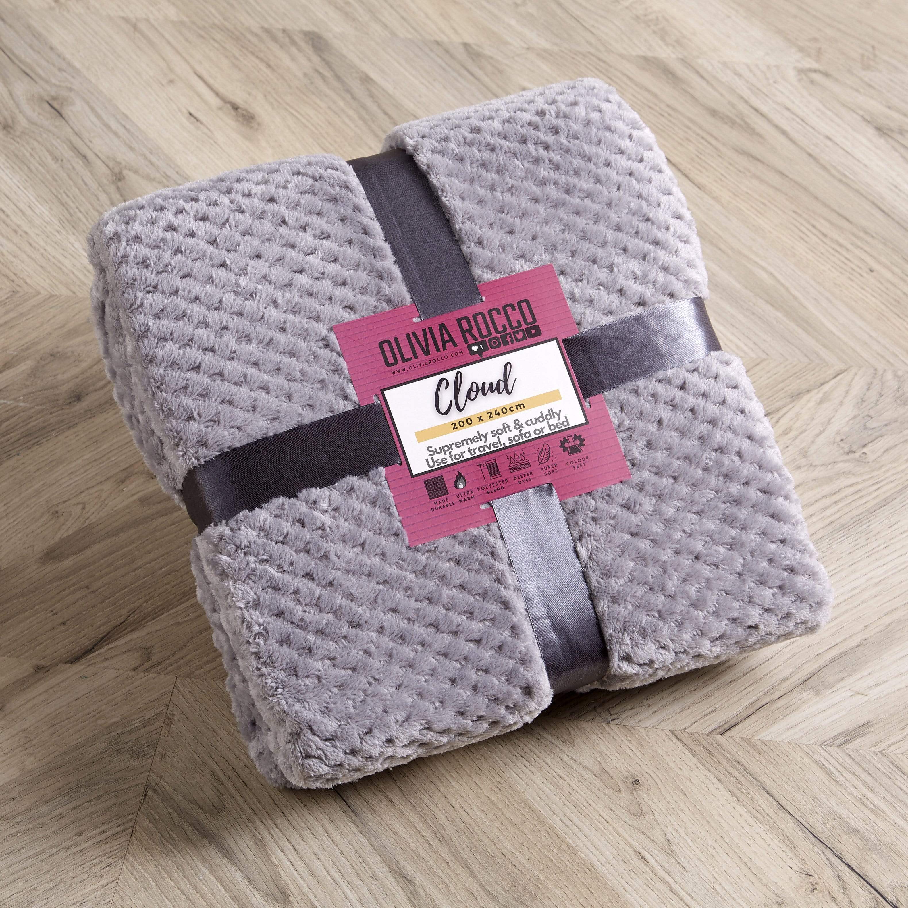 OLIVIA ROCCO Cloud Honeycomb Throw – Oversized Soft Fleece Blanket